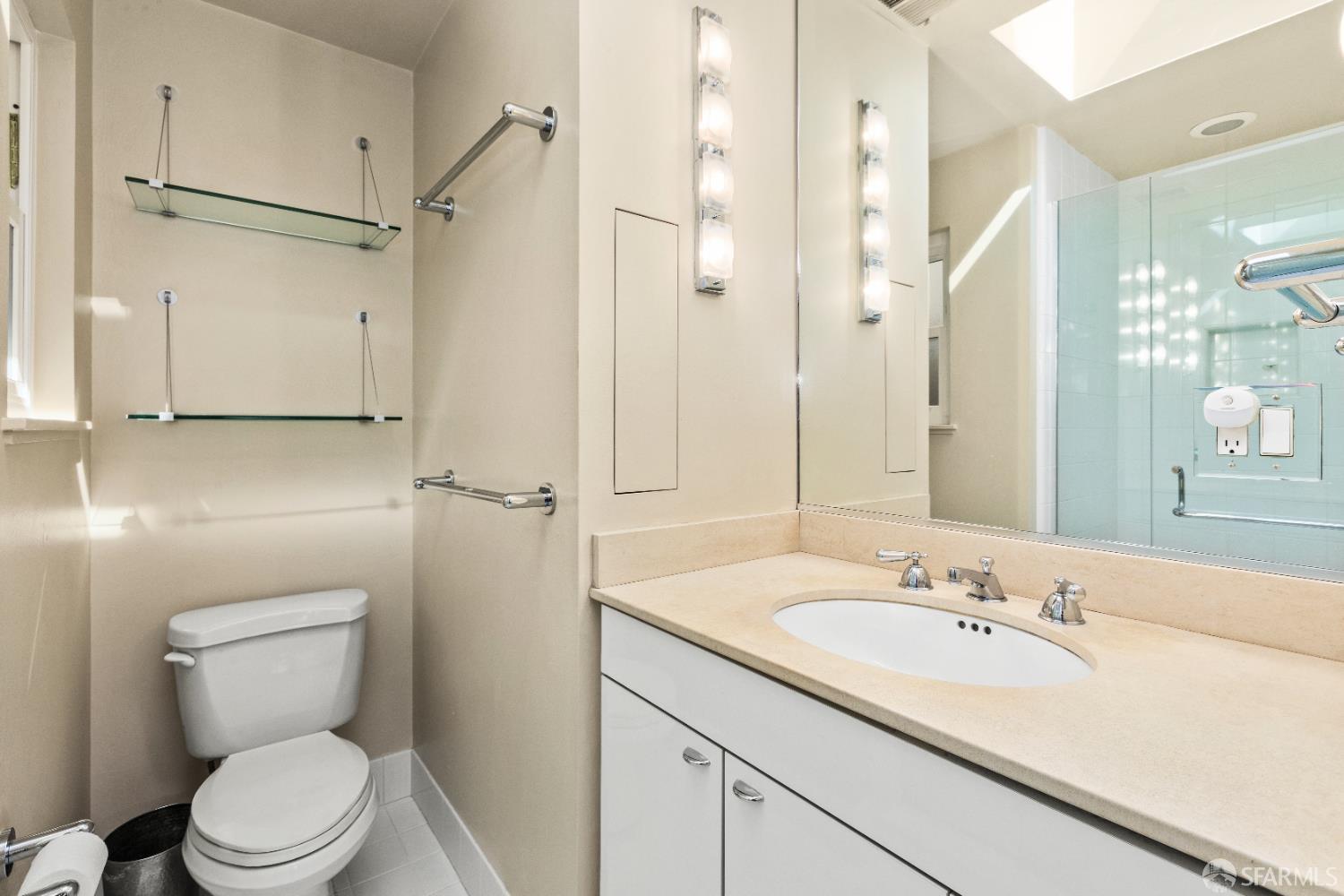 Detail Gallery Image 22 of 89 For 51 Wood St, San Francisco,  CA 94118 - – Beds | – Baths
