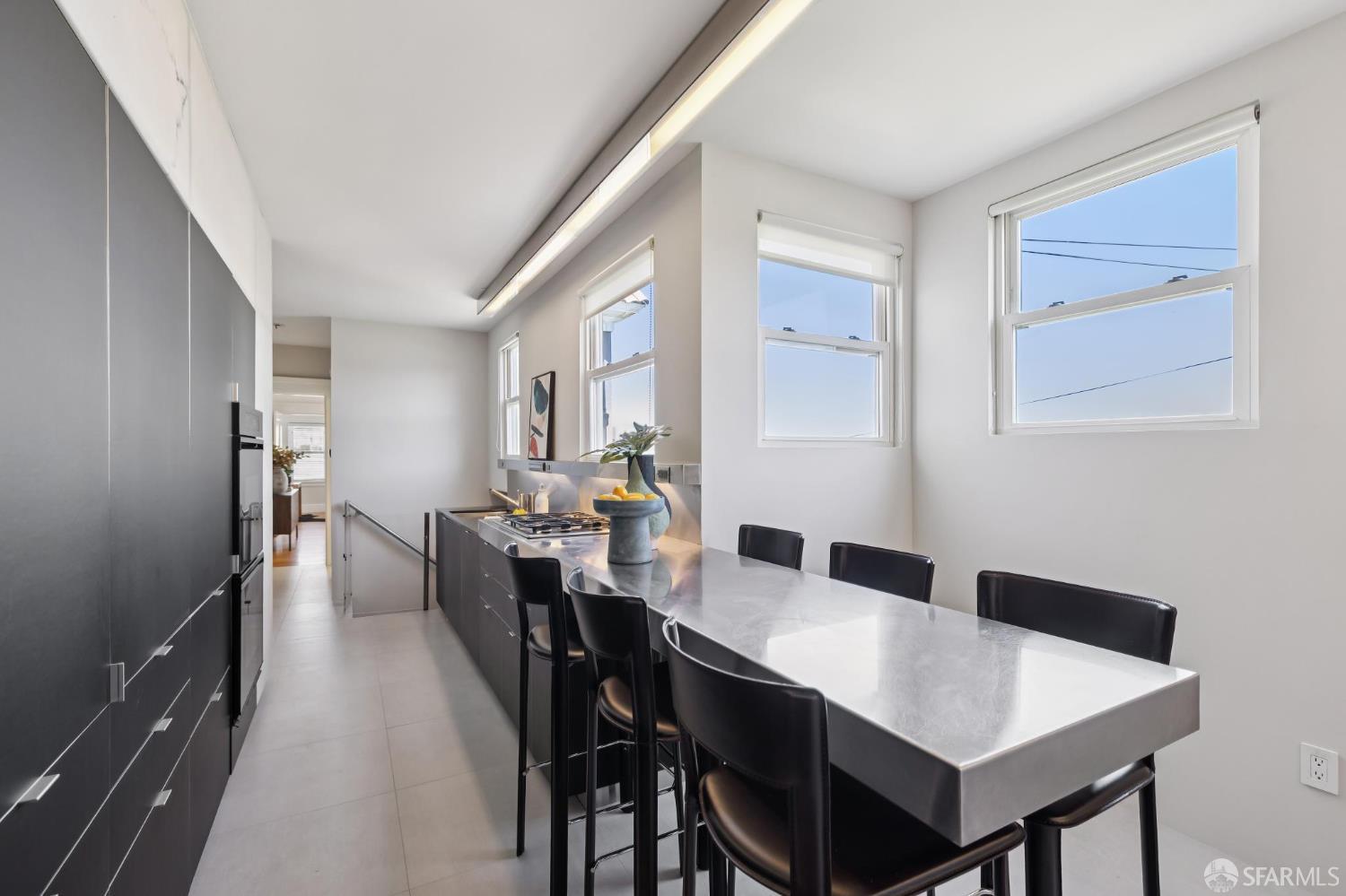 Detail Gallery Image 17 of 75 For 2200 Mariposa St, San Francisco,  CA 94110 - 4 Beds | 2 Baths