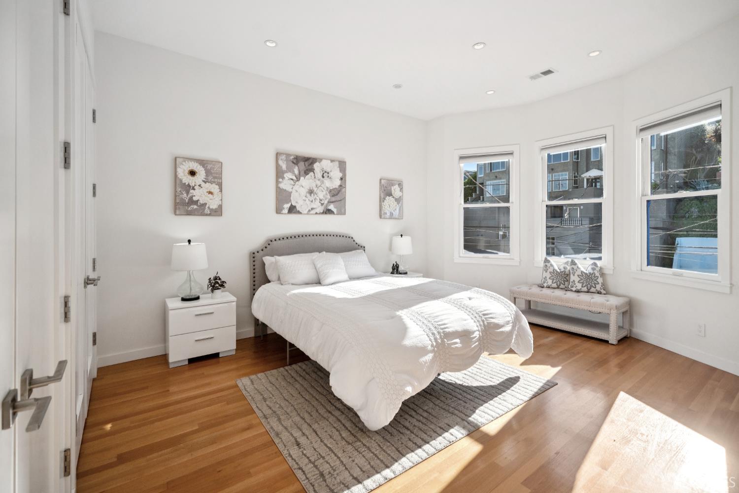 Detail Gallery Image 27 of 43 For 857 Castro St, San Francisco,  CA 94114 - 4 Beds | 3 Baths