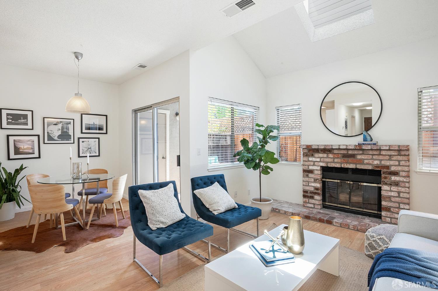 Detail Gallery Image 12 of 30 For 3937 Vine St, Pleasanton,  CA 94566 - 2 Beds | 2/1 Baths