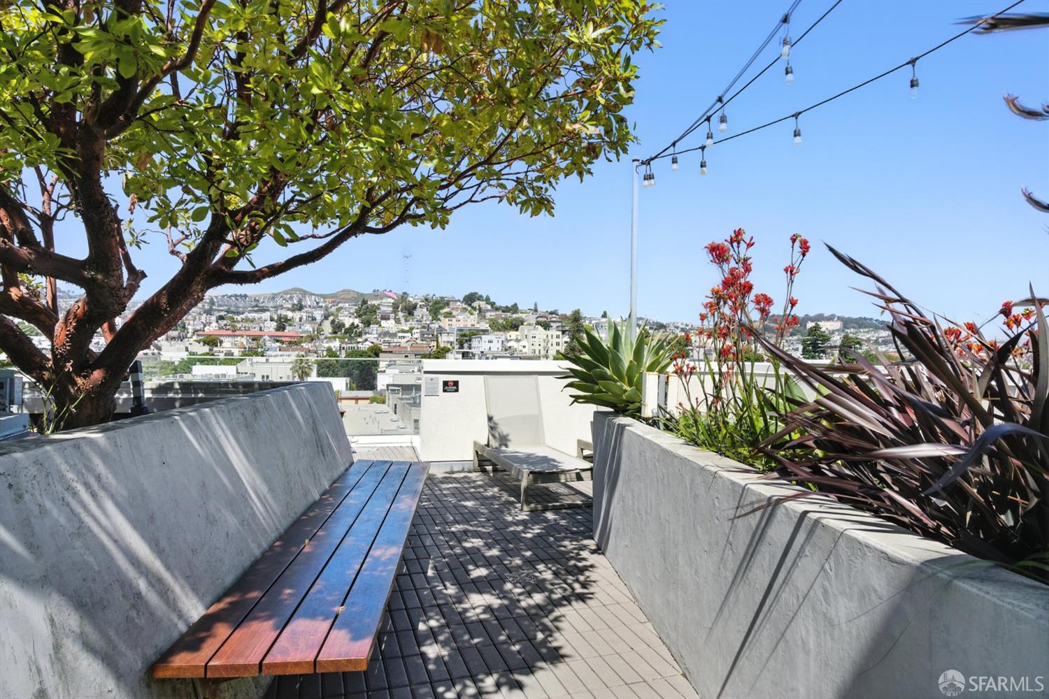 Photo #9: 425070554 Listing: Photo #9