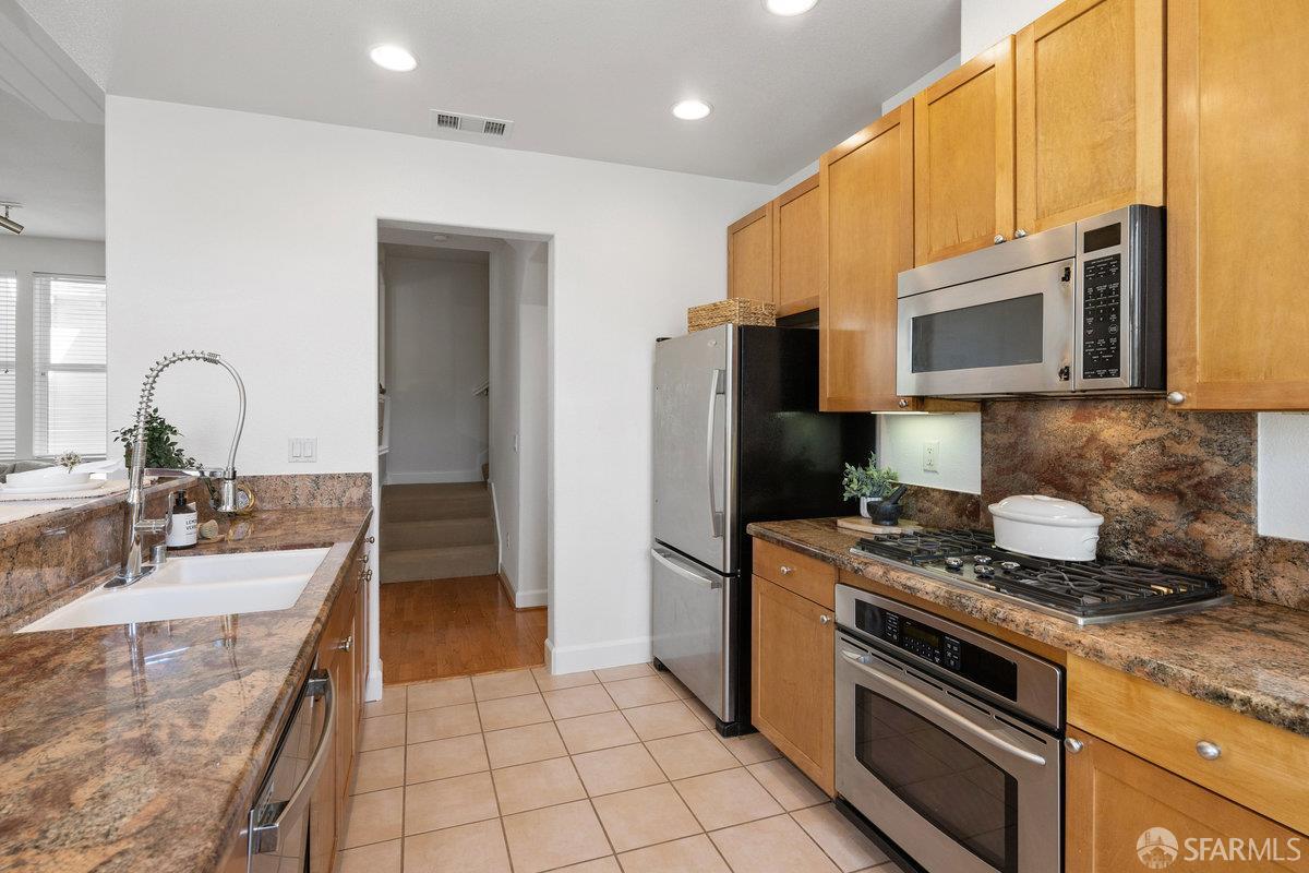 Photo #17: 425070821 Listing: Photo #17