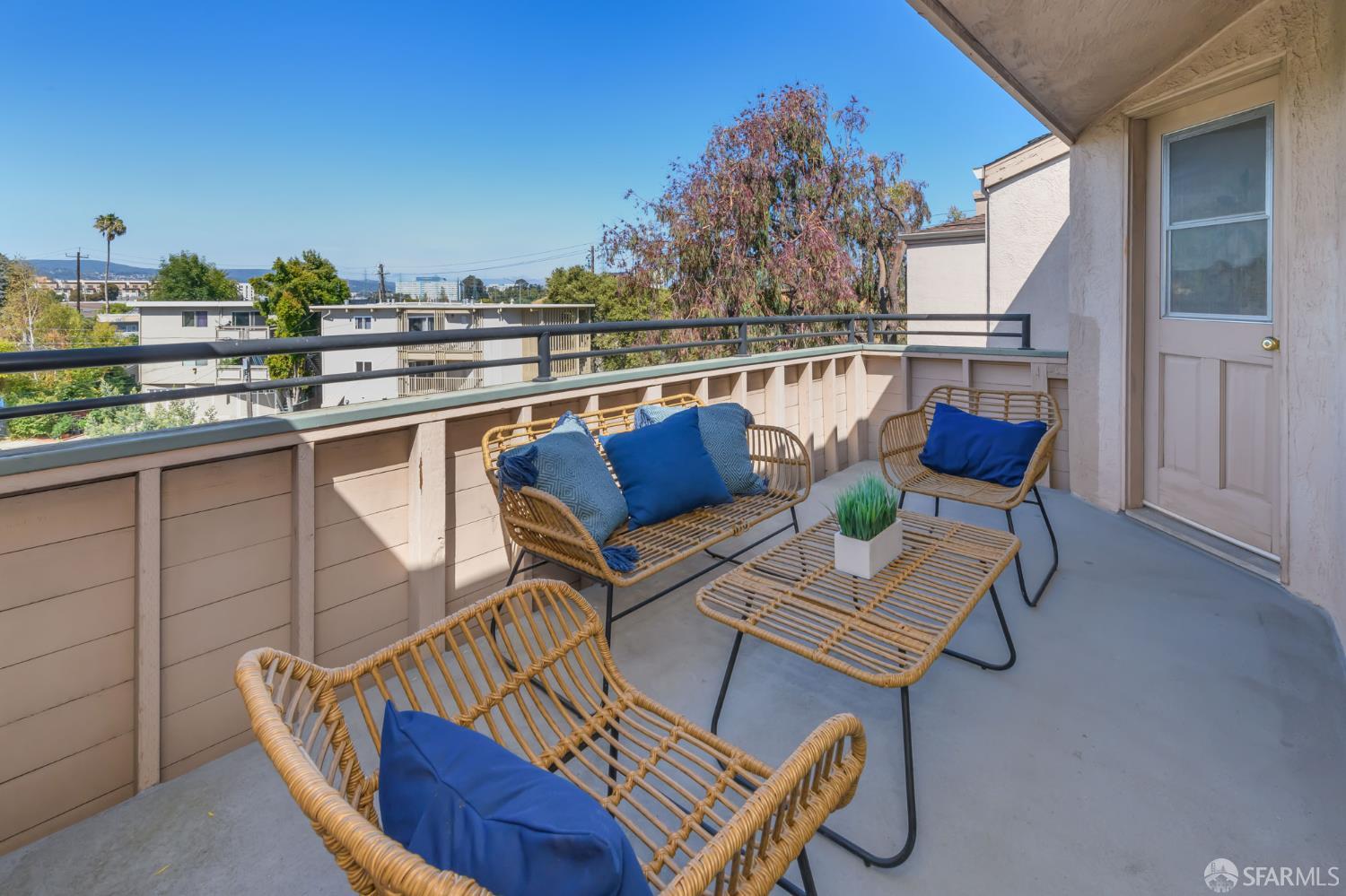 Detail Gallery Image 19 of 28 For 777 Morrell Ave #302,  Burlingame,  CA 94010 - 1 Beds | 1 Baths