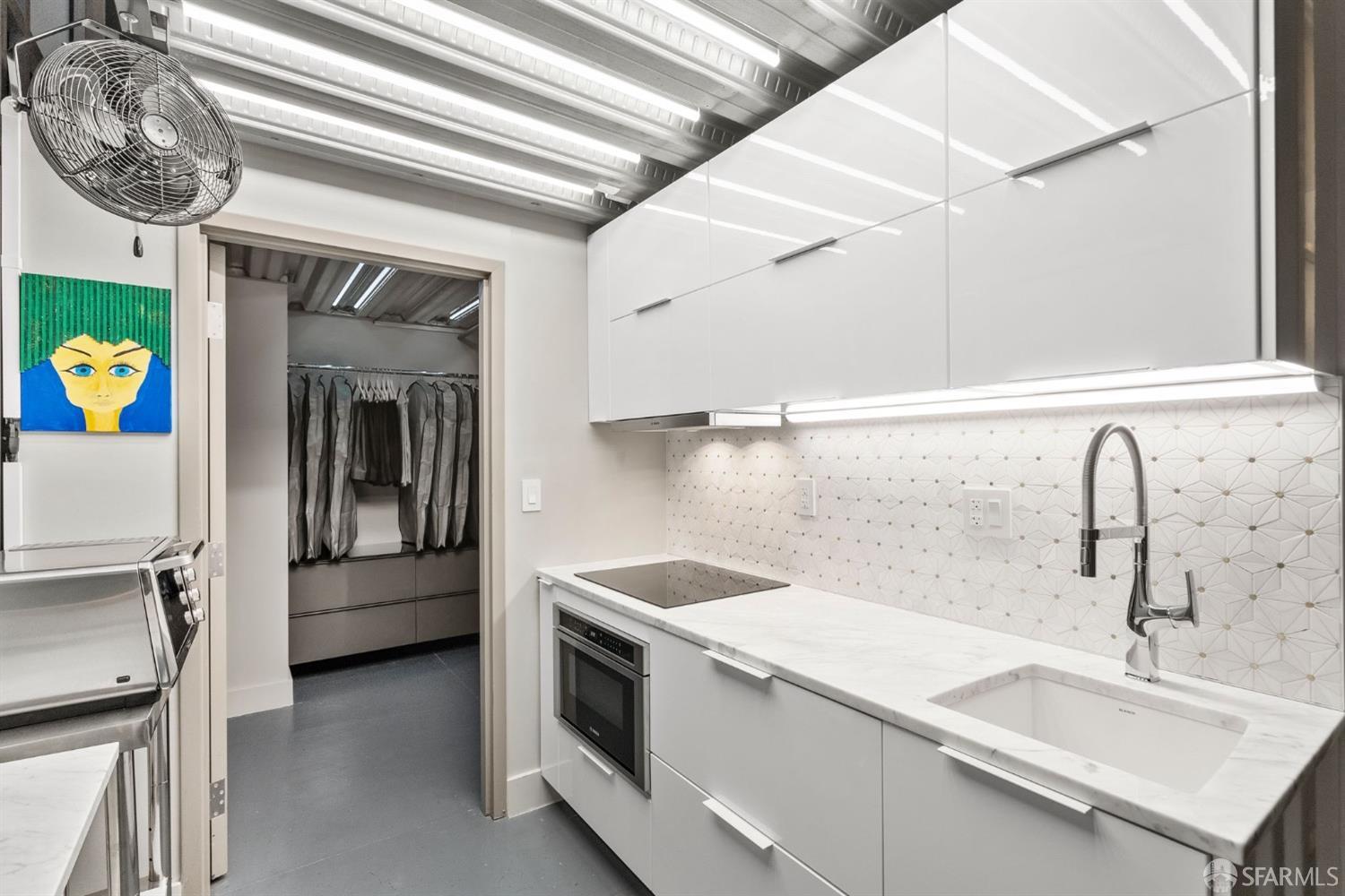 Photo #6: 425070825 Listing 
