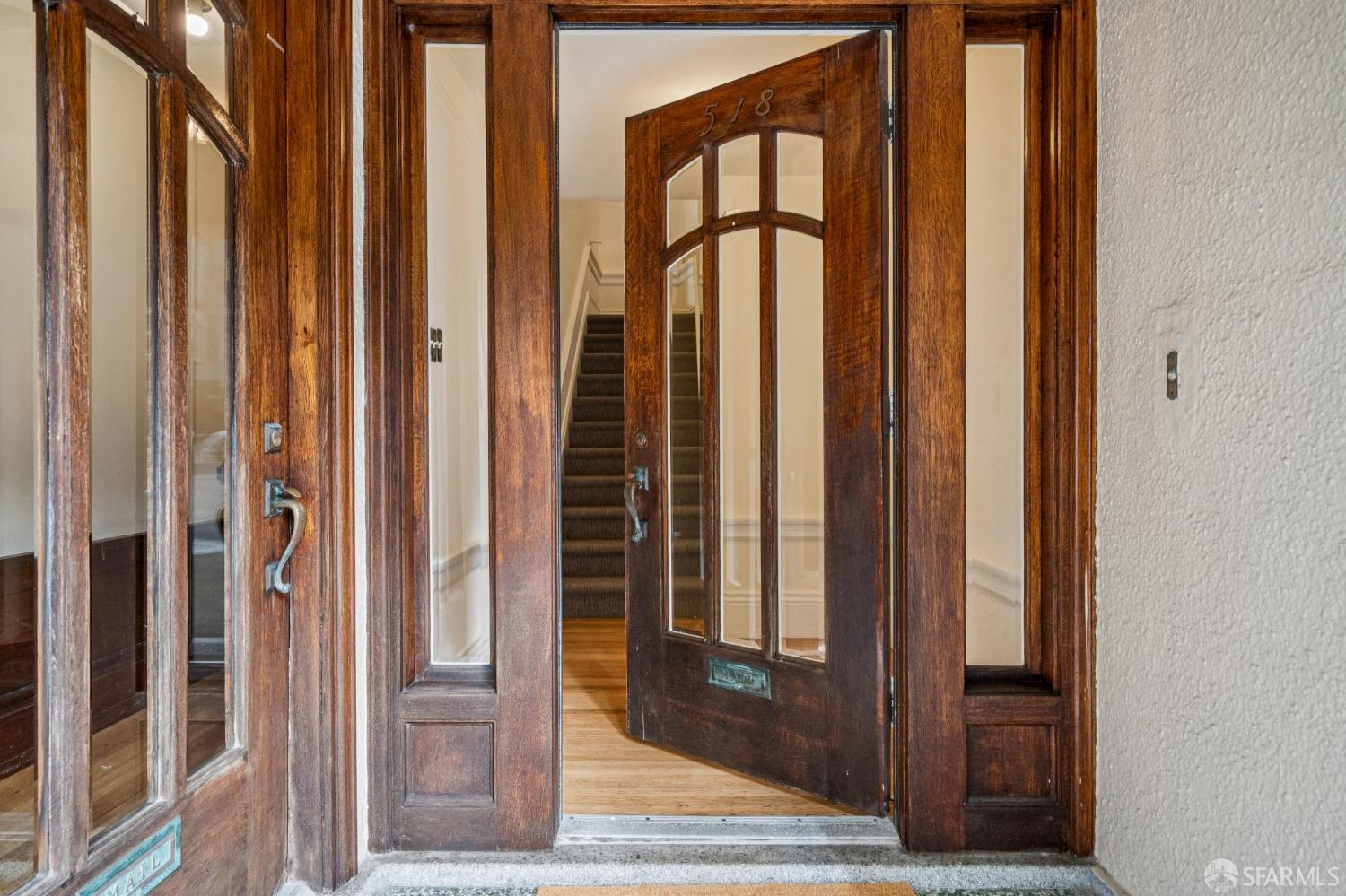 Photo #2: 425071035 Listing 