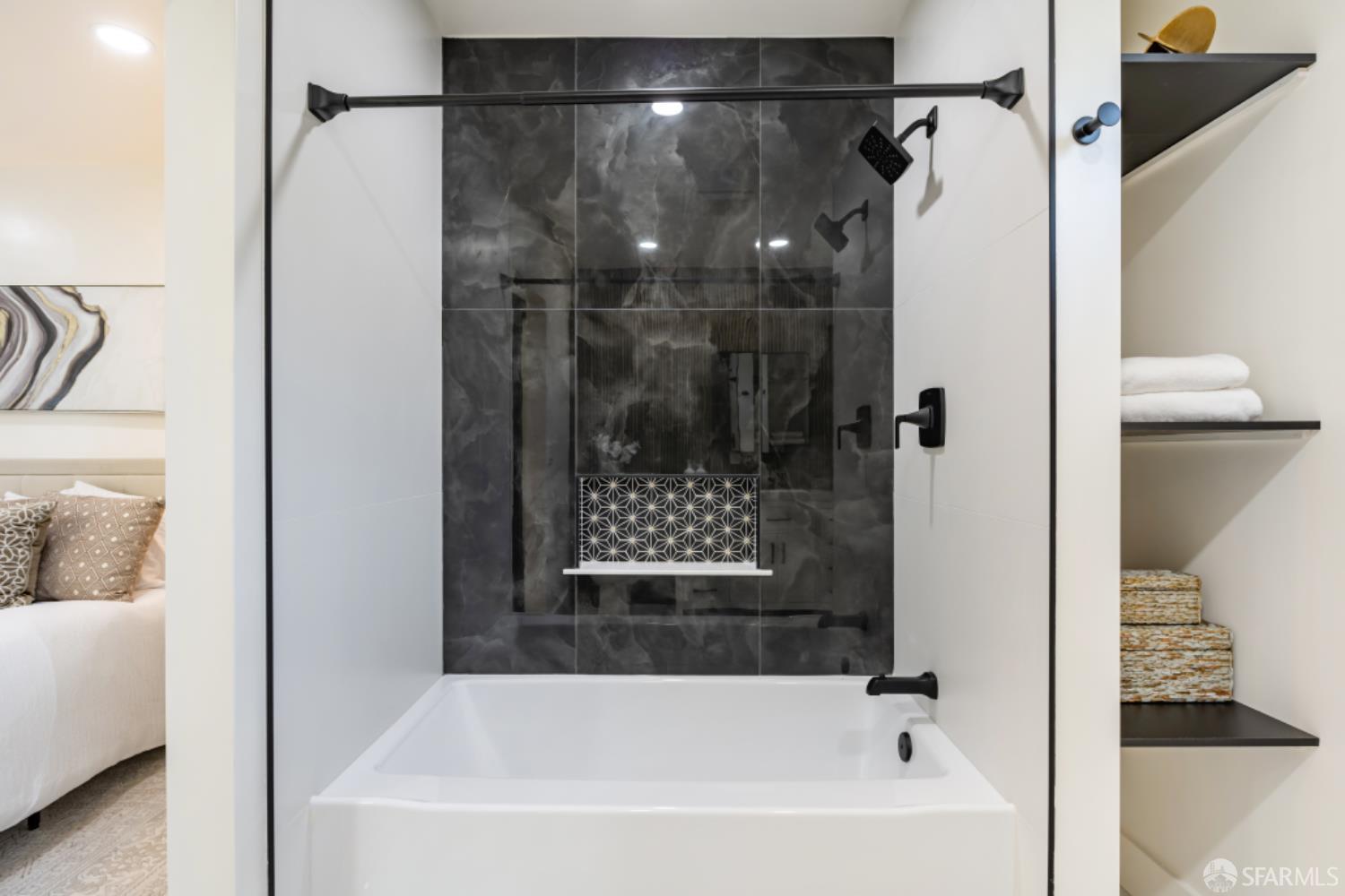 Detail Gallery Image 19 of 25 For 3568 Harper St, Oakland,  CA 94601 - 3 Beds | 2 Baths