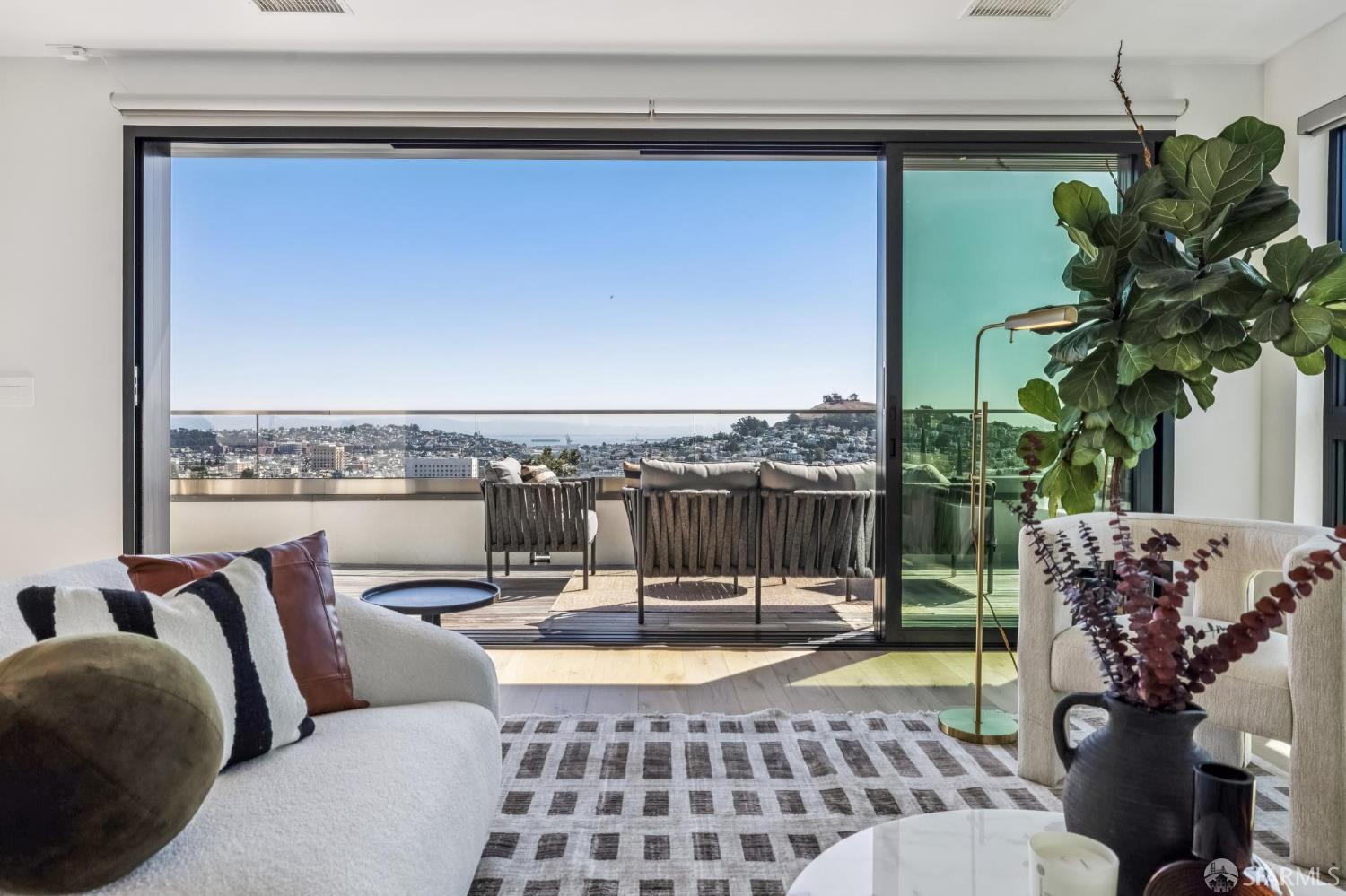 Detail Gallery Image 3 of 57 For 1485 Noe St, San Francisco,  CA 94131 - – Beds | – Baths