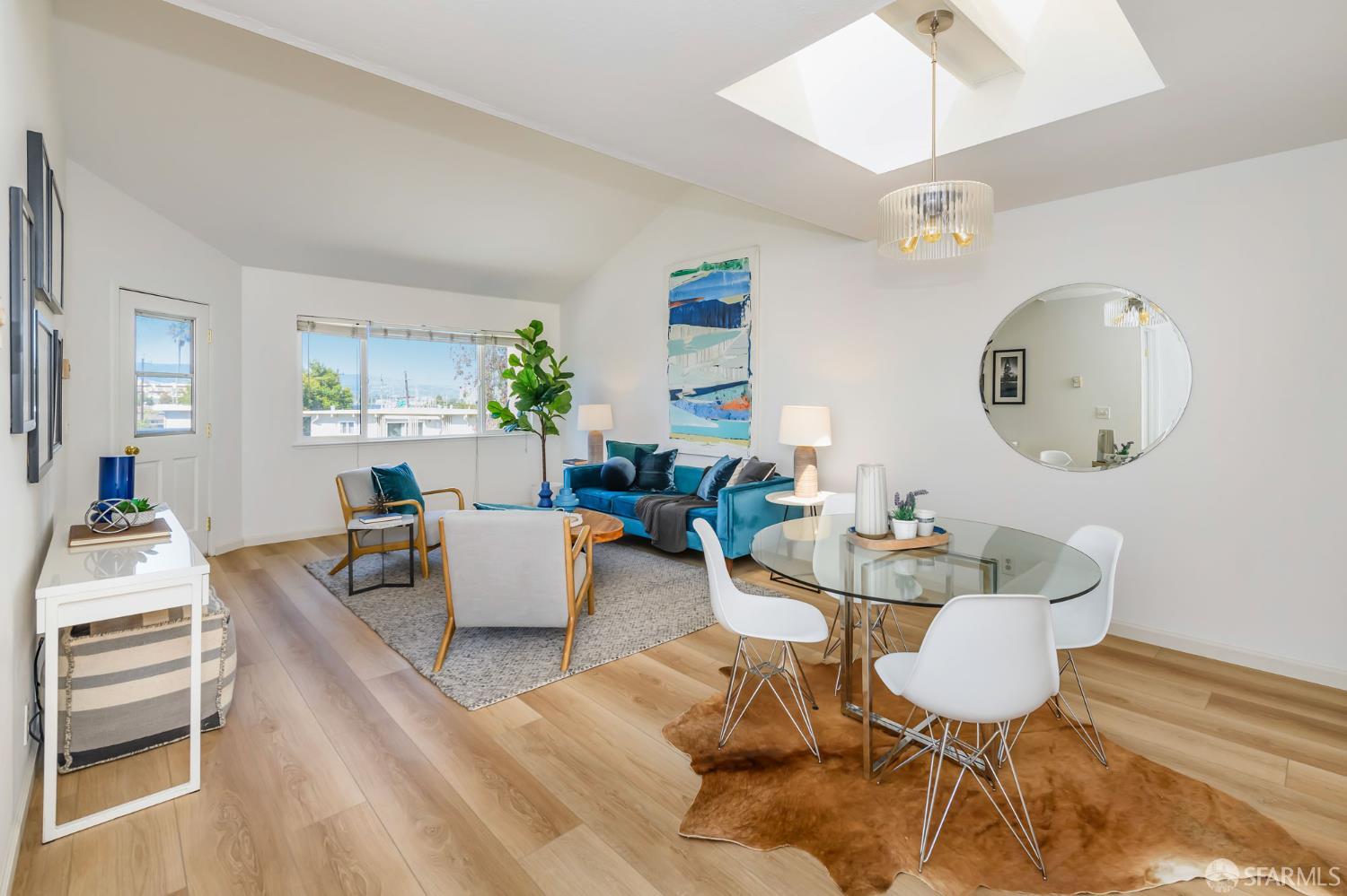 Detail Gallery Image 3 of 28 For 777 Morrell Ave #302,  Burlingame,  CA 94010 - 1 Beds | 1 Baths