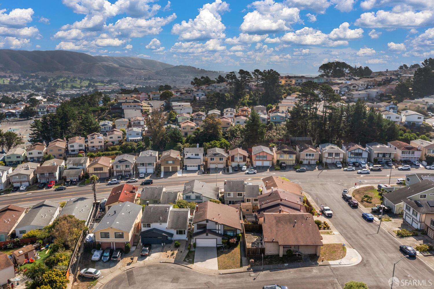 Detail Gallery Image 3 of 45 For 3 John Papan Ct, Daly City,  CA 94015 - 3 Beds | 2/1 Baths