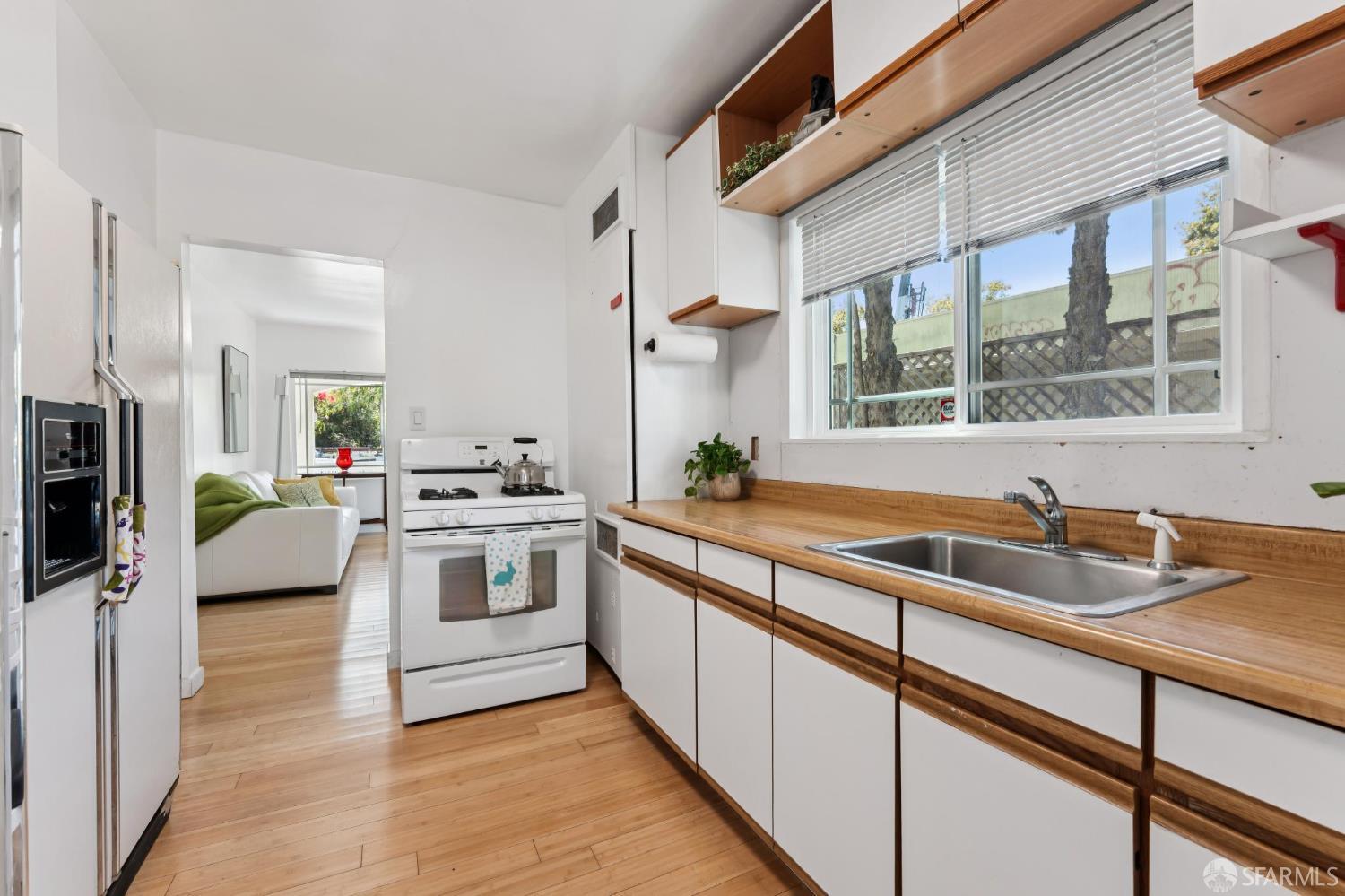 Detail Gallery Image 7 of 24 For 1109 Channing Way, Berkeley,  CA 94702 - 2 Beds | 1 Baths