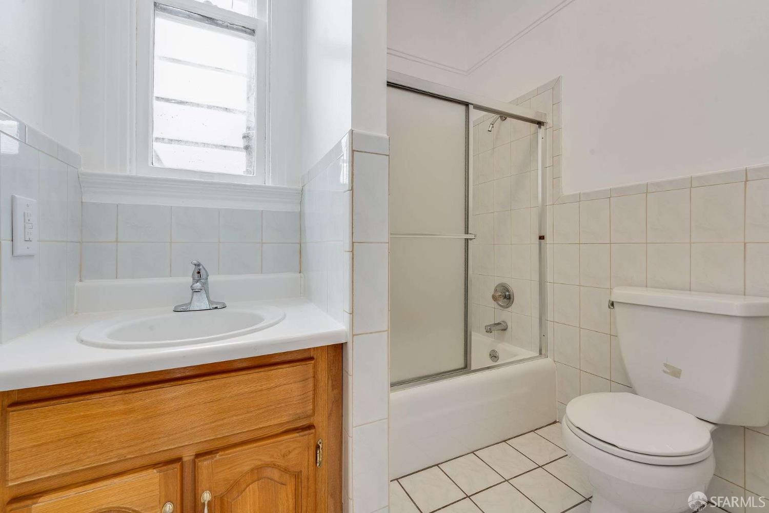 Detail Gallery Image 14 of 33 For 343 Raymond Ave, San Francisco,  CA 94134 - 4 Beds | 1 Baths