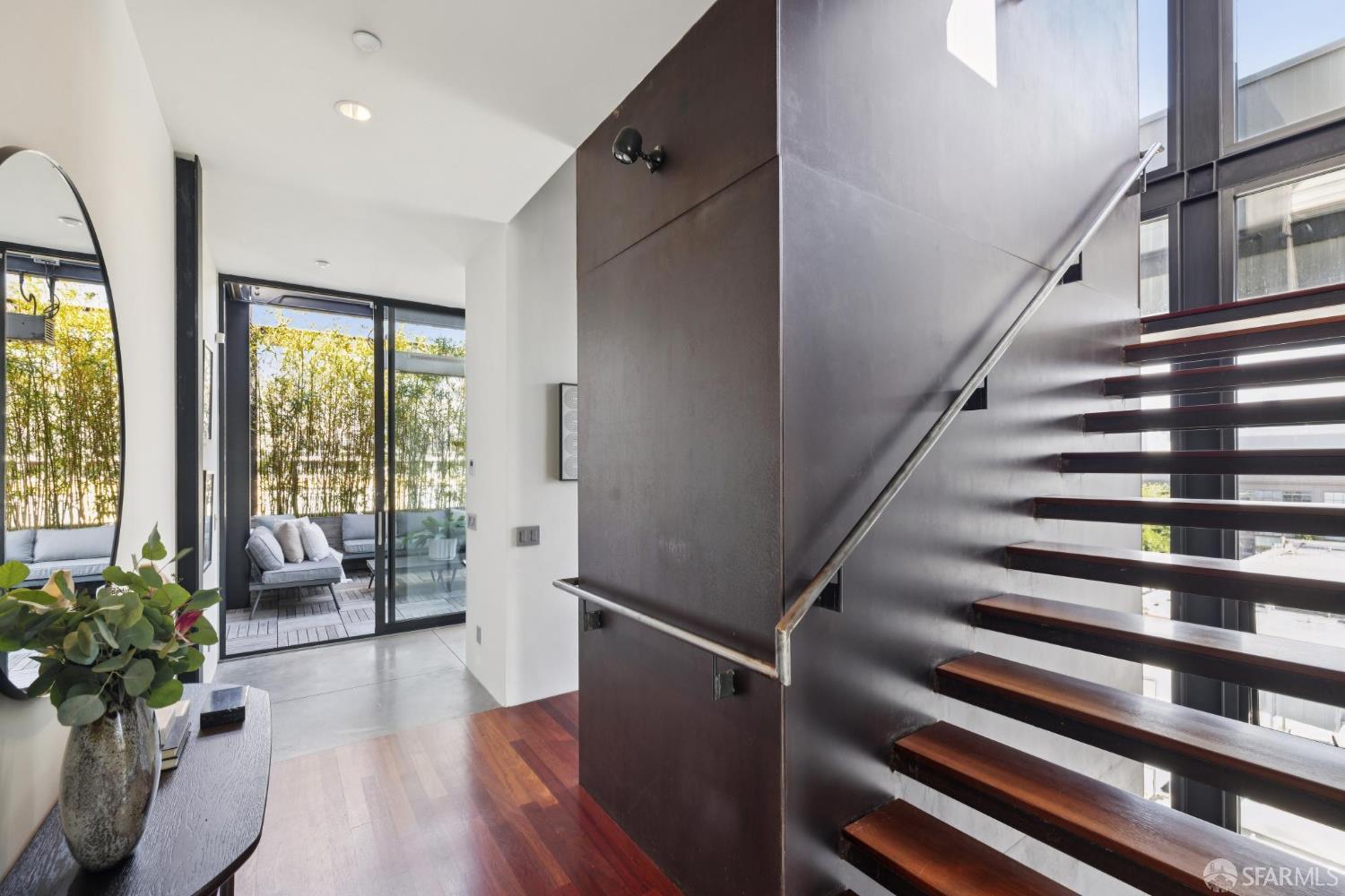 Detail Gallery Image 7 of 58 For 55 Sheridan St, San Francisco,  CA 94103 - 4 Beds | 3/1 Baths