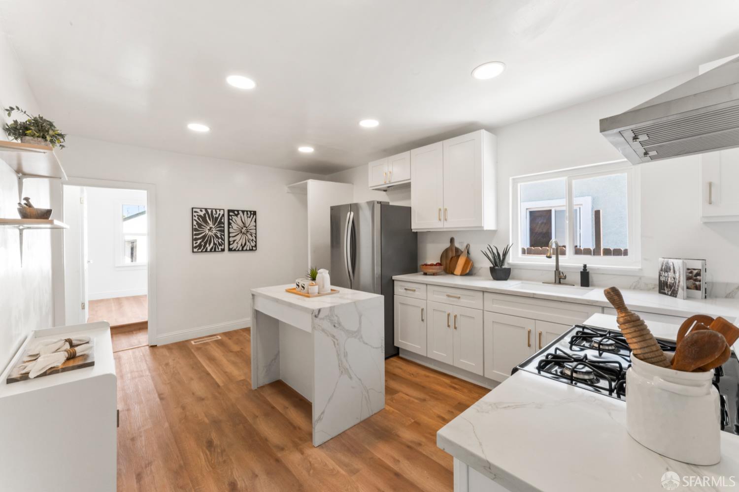 Detail Gallery Image 11 of 30 For 2621 Ritchie St, Oakland,  CA 94605 - 3 Beds | 1 Baths