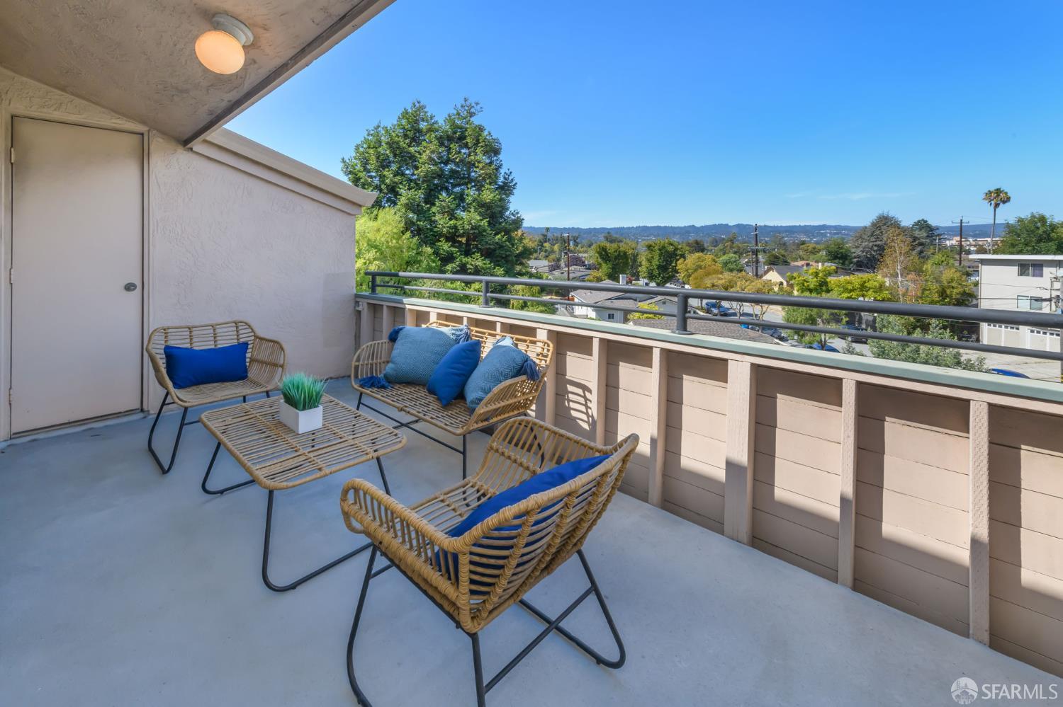 Detail Gallery Image 20 of 28 For 777 Morrell Ave #302,  Burlingame,  CA 94010 - 1 Beds | 1 Baths
