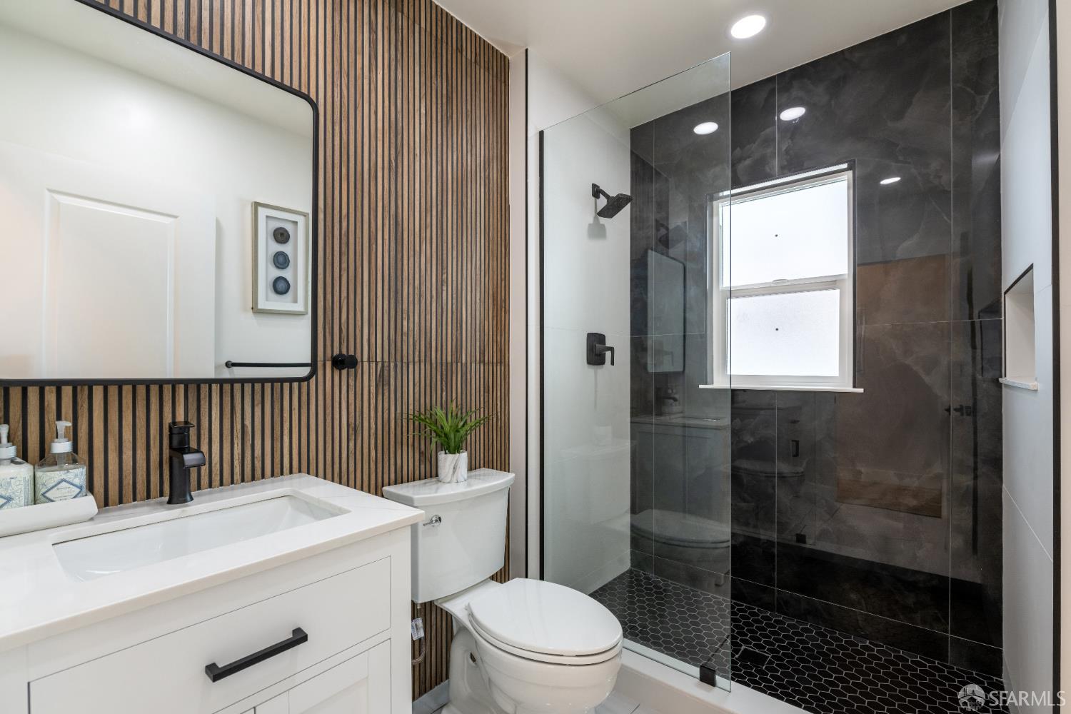 Detail Gallery Image 21 of 25 For 3568 Harper St, Oakland,  CA 94601 - 3 Beds | 2 Baths