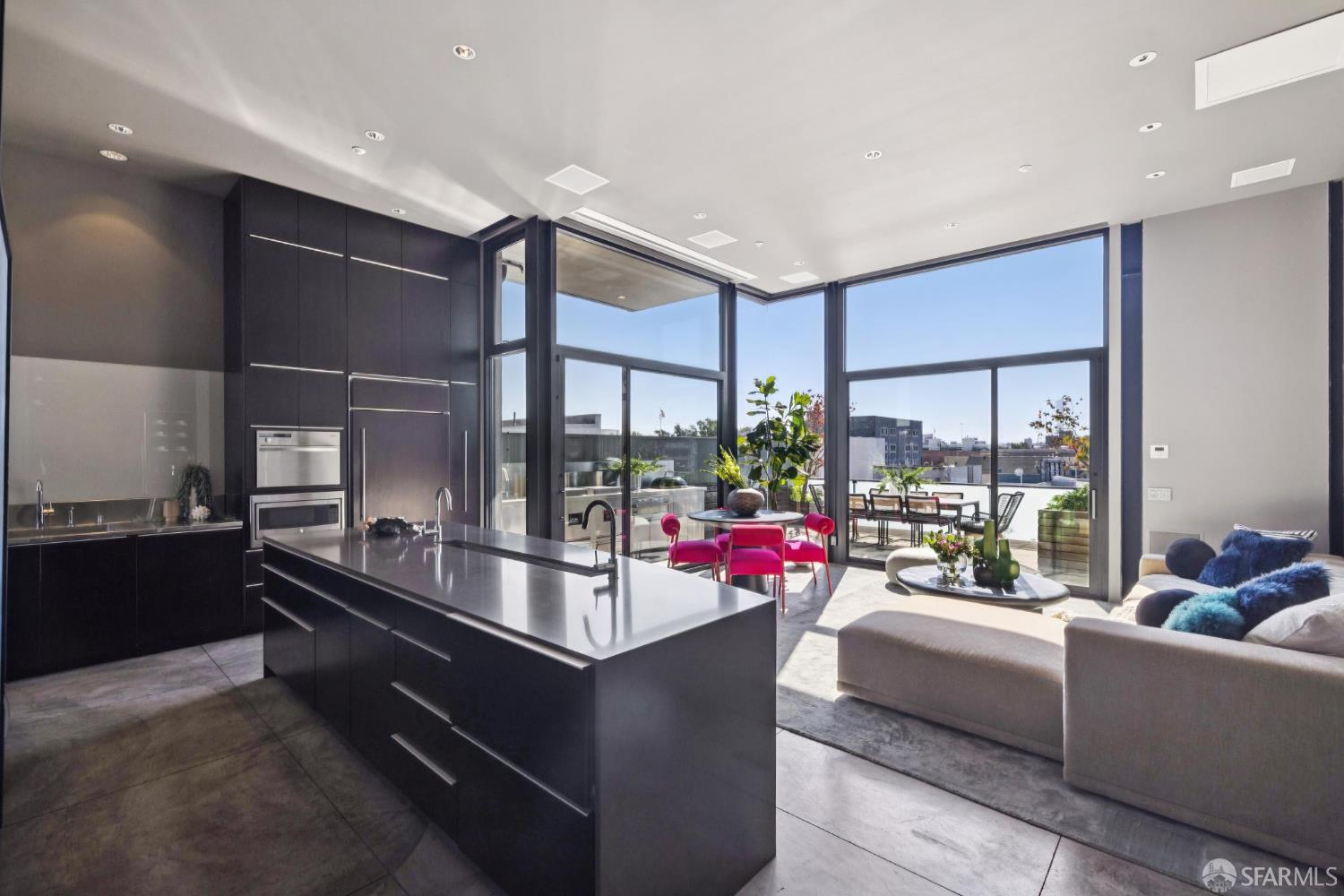 Detail Gallery Image 8 of 58 For 55 Sheridan St, San Francisco,  CA 94103 - 4 Beds | 3/1 Baths
