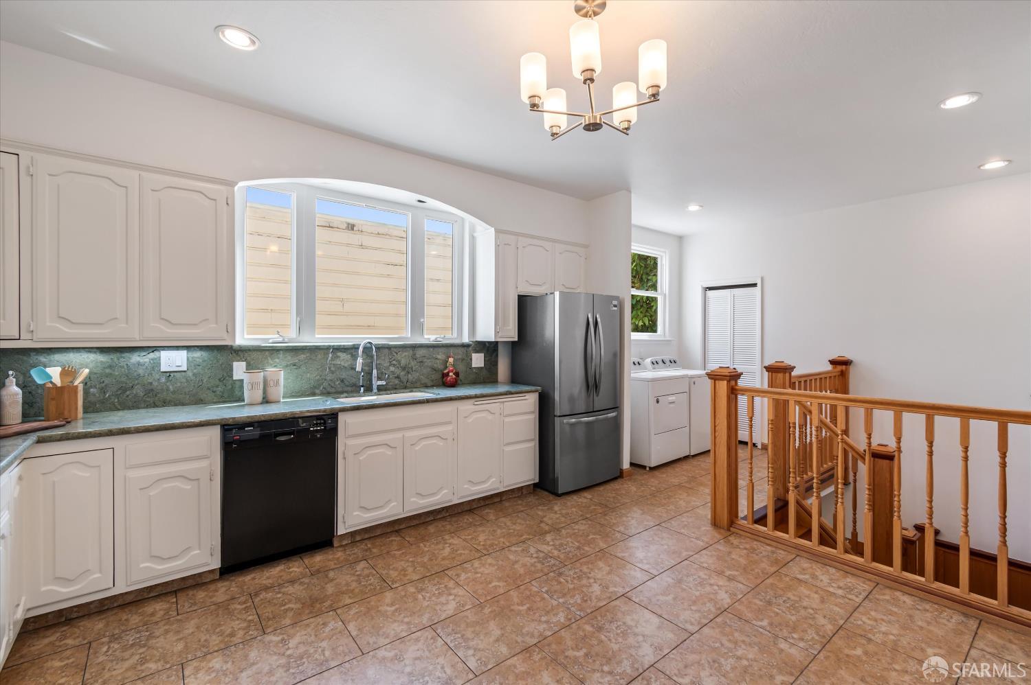 Detail Gallery Image 7 of 33 For 2645 14th Ave, San Francisco,  CA 94127 - 5 Beds | 3 Baths
