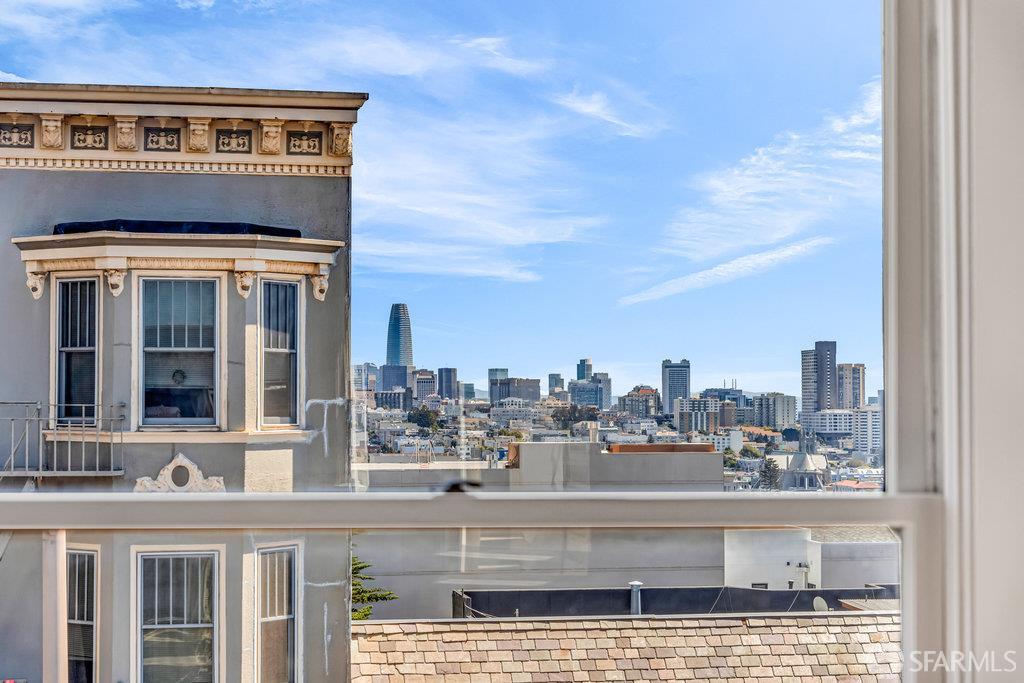 Photo #3: 425070728 Listing 