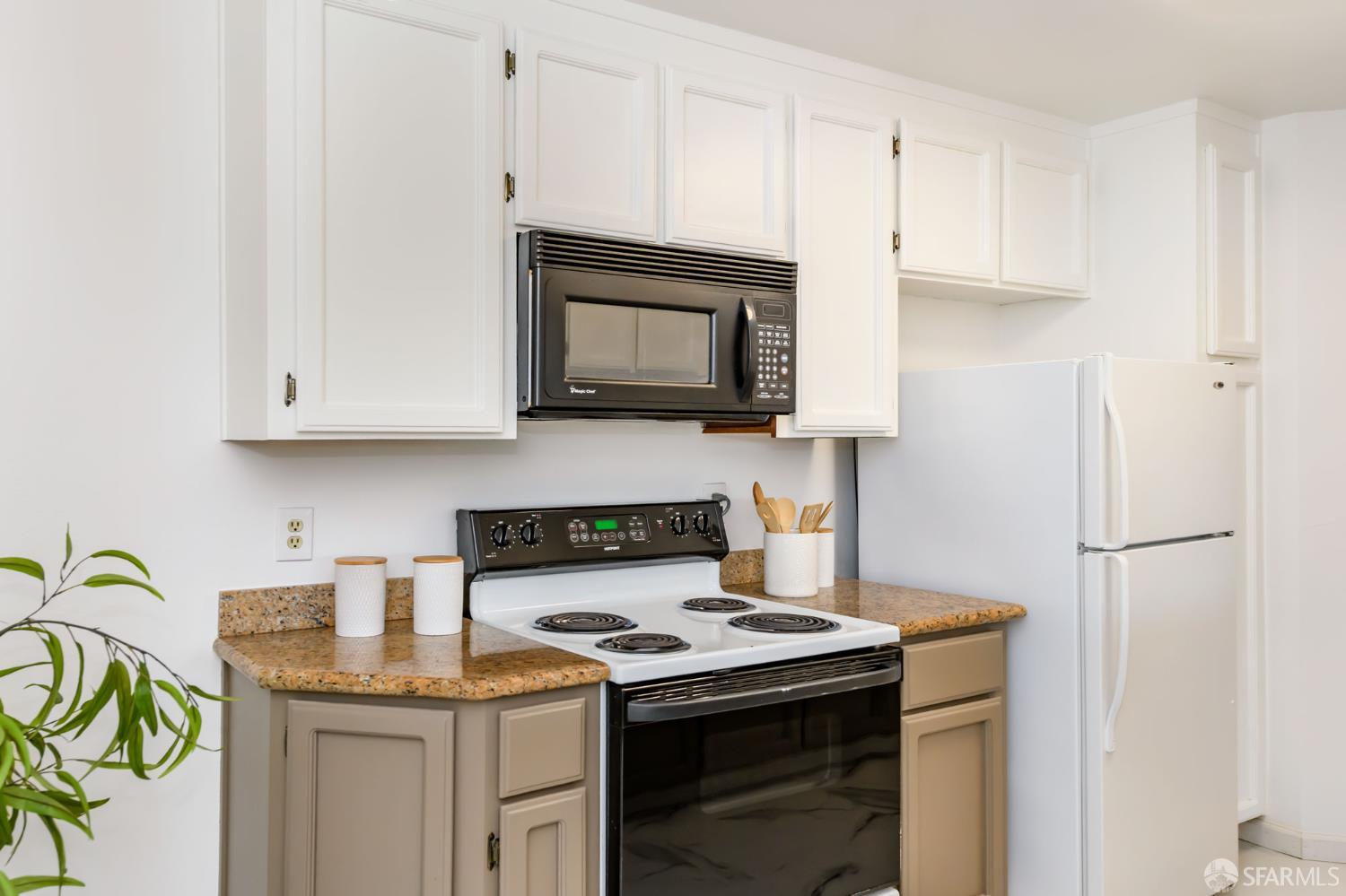 Detail Gallery Image 10 of 28 For 777 Morrell Ave #302,  Burlingame,  CA 94010 - 1 Beds | 1 Baths