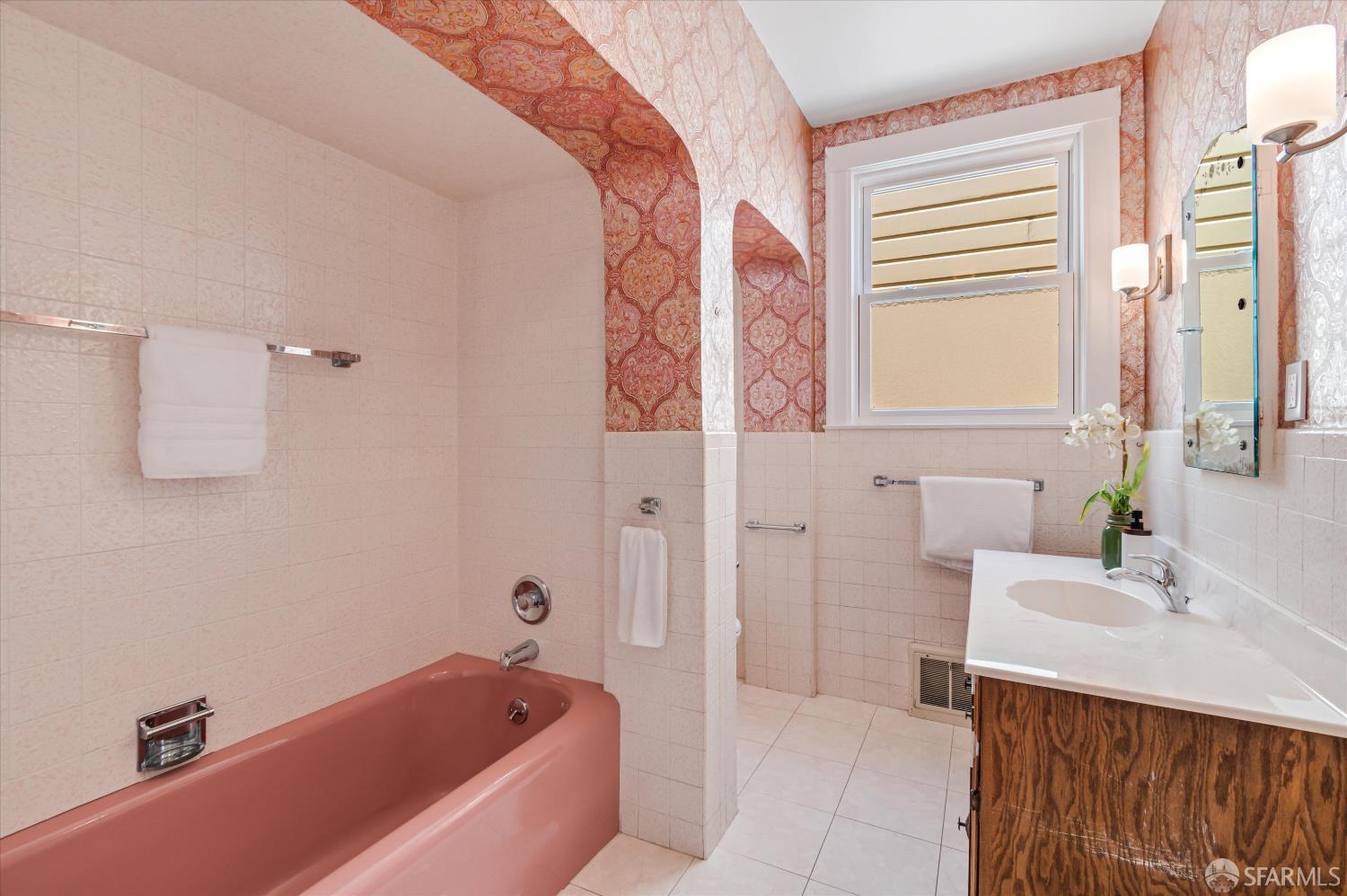 Detail Gallery Image 11 of 33 For 2645 14th Ave, San Francisco,  CA 94127 - 5 Beds | 3 Baths