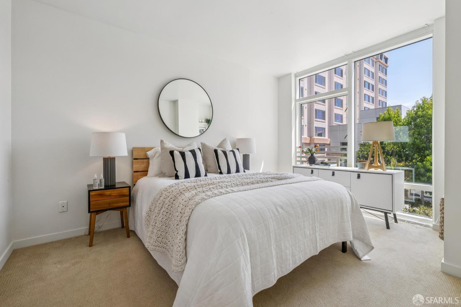 Photo #2: 425069266 Listing 