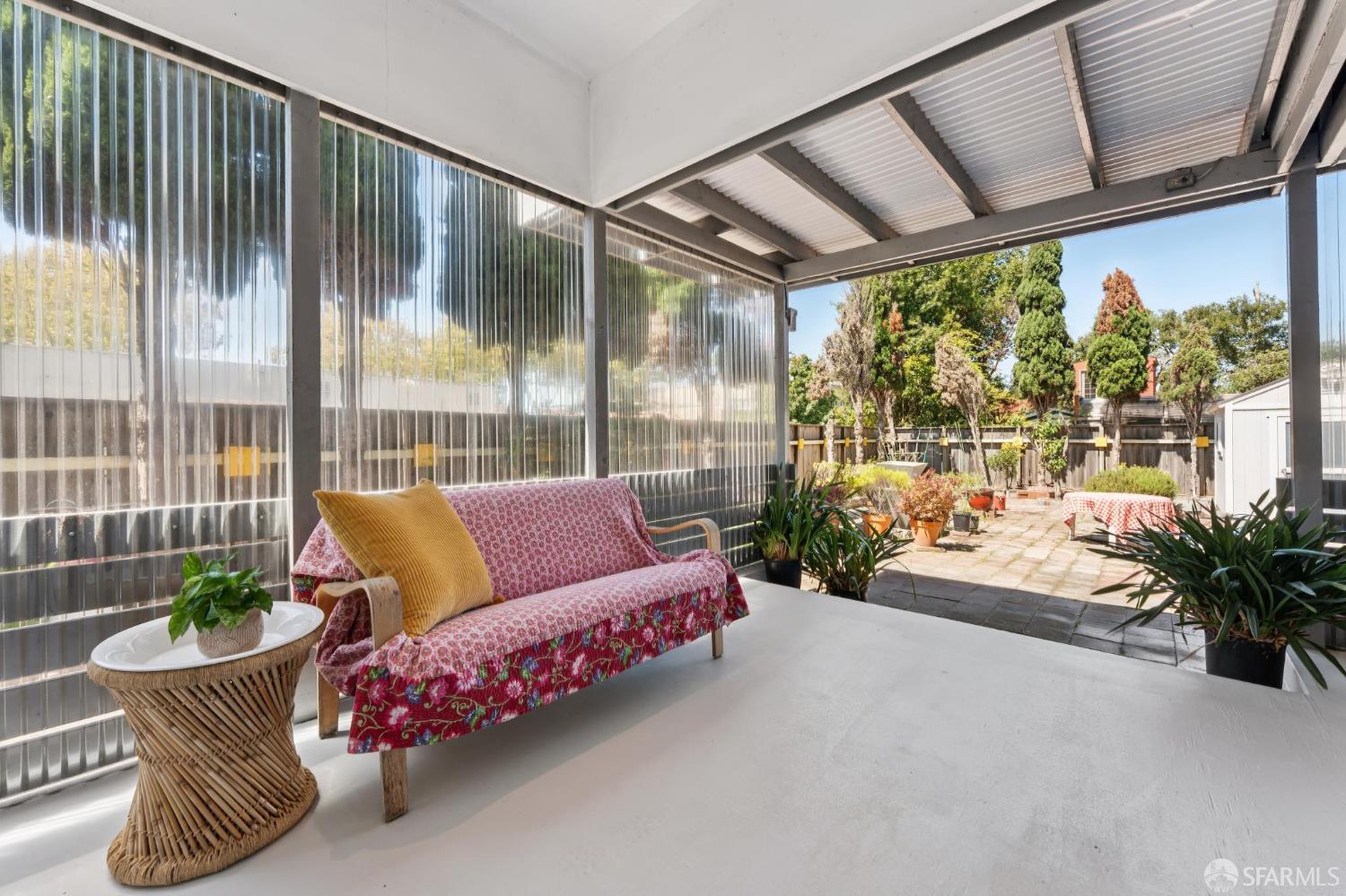 Detail Gallery Image 17 of 24 For 1109 Channing Way, Berkeley,  CA 94702 - 2 Beds | 1 Baths
