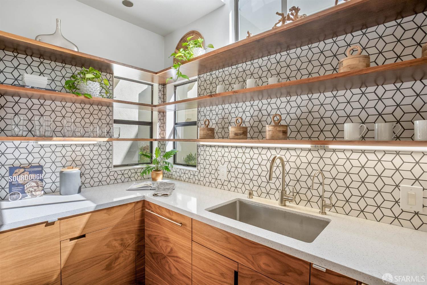 Photo #6: 425070348 Listing 