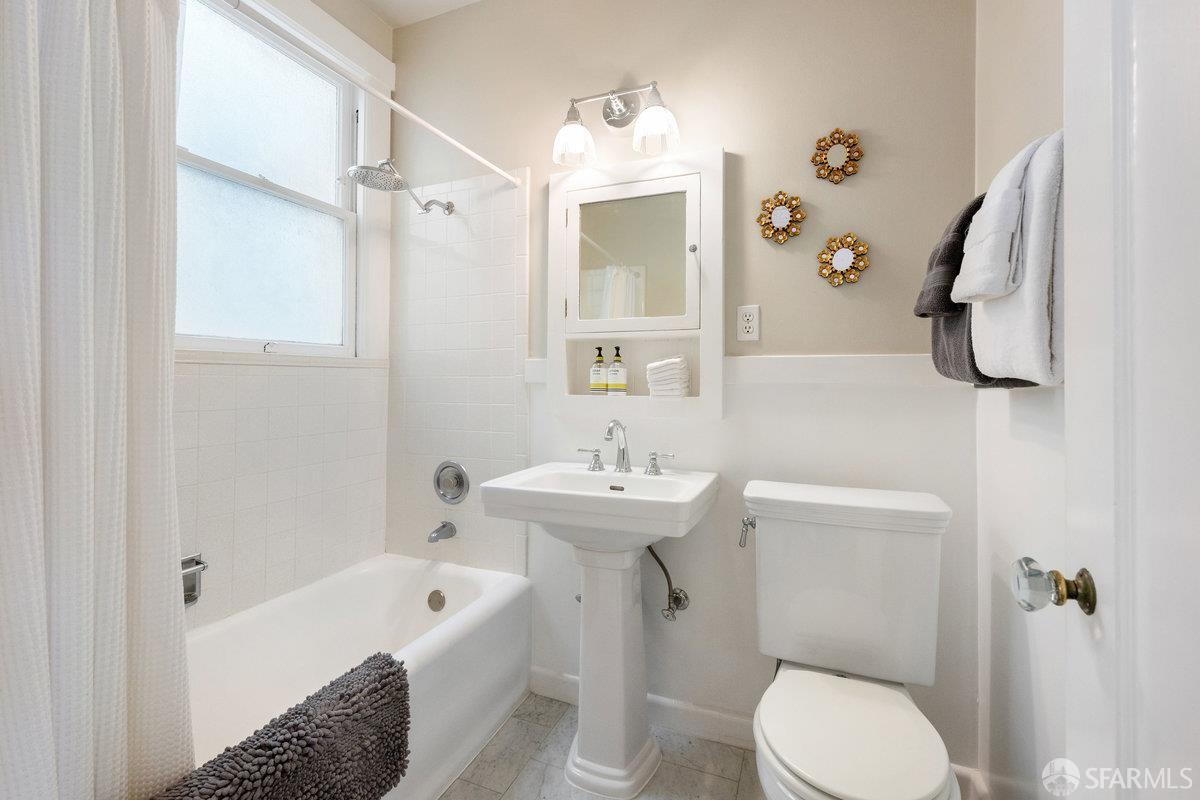 Detail Gallery Image 12 of 21 For 1468 Francisco St #1,  San Francisco,  CA 94123 - 1 Beds | 1 Baths