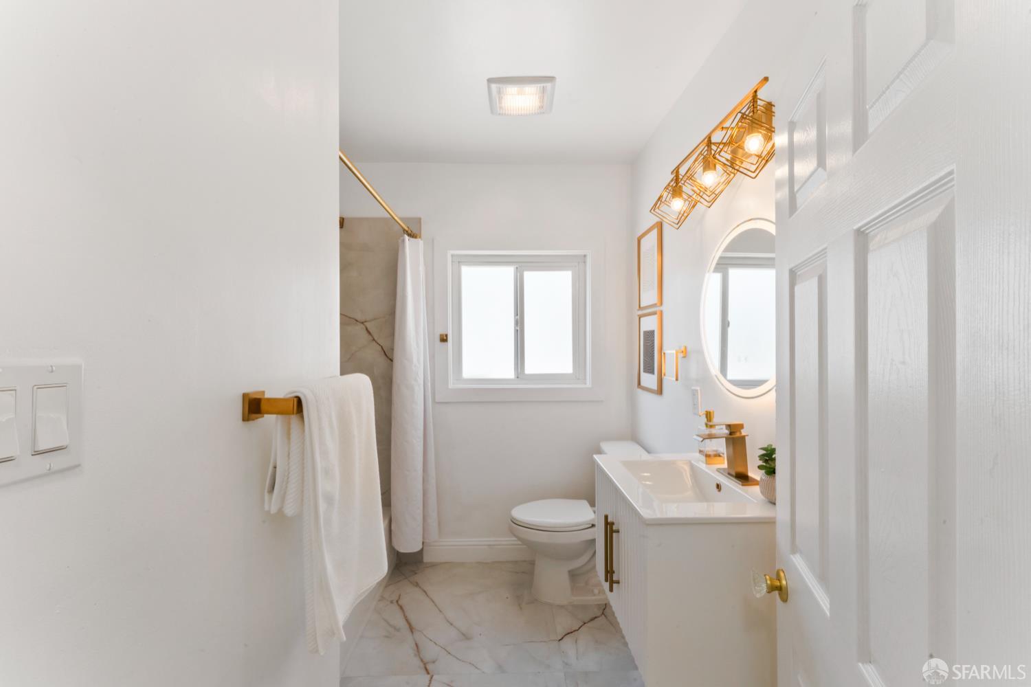 Detail Gallery Image 16 of 30 For 2621 Ritchie St, Oakland,  CA 94605 - 3 Beds | 1 Baths