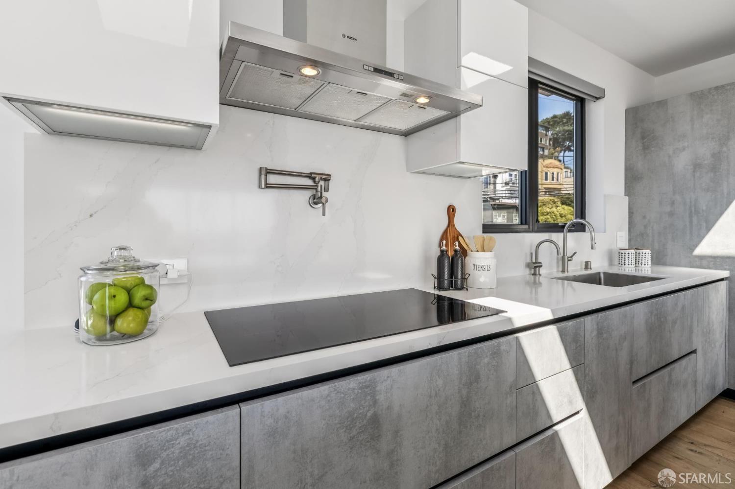 Detail Gallery Image 11 of 57 For 1485 Noe St, San Francisco,  CA 94131 - – Beds | – Baths