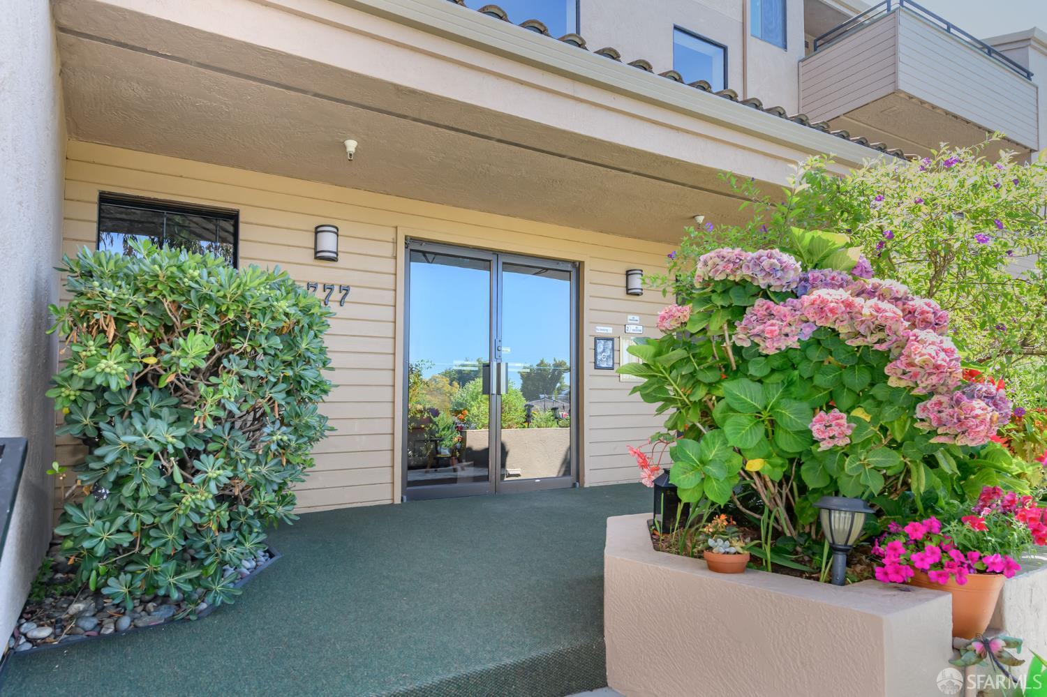 Detail Gallery Image 23 of 28 For 777 Morrell Ave #302,  Burlingame,  CA 94010 - 1 Beds | 1 Baths