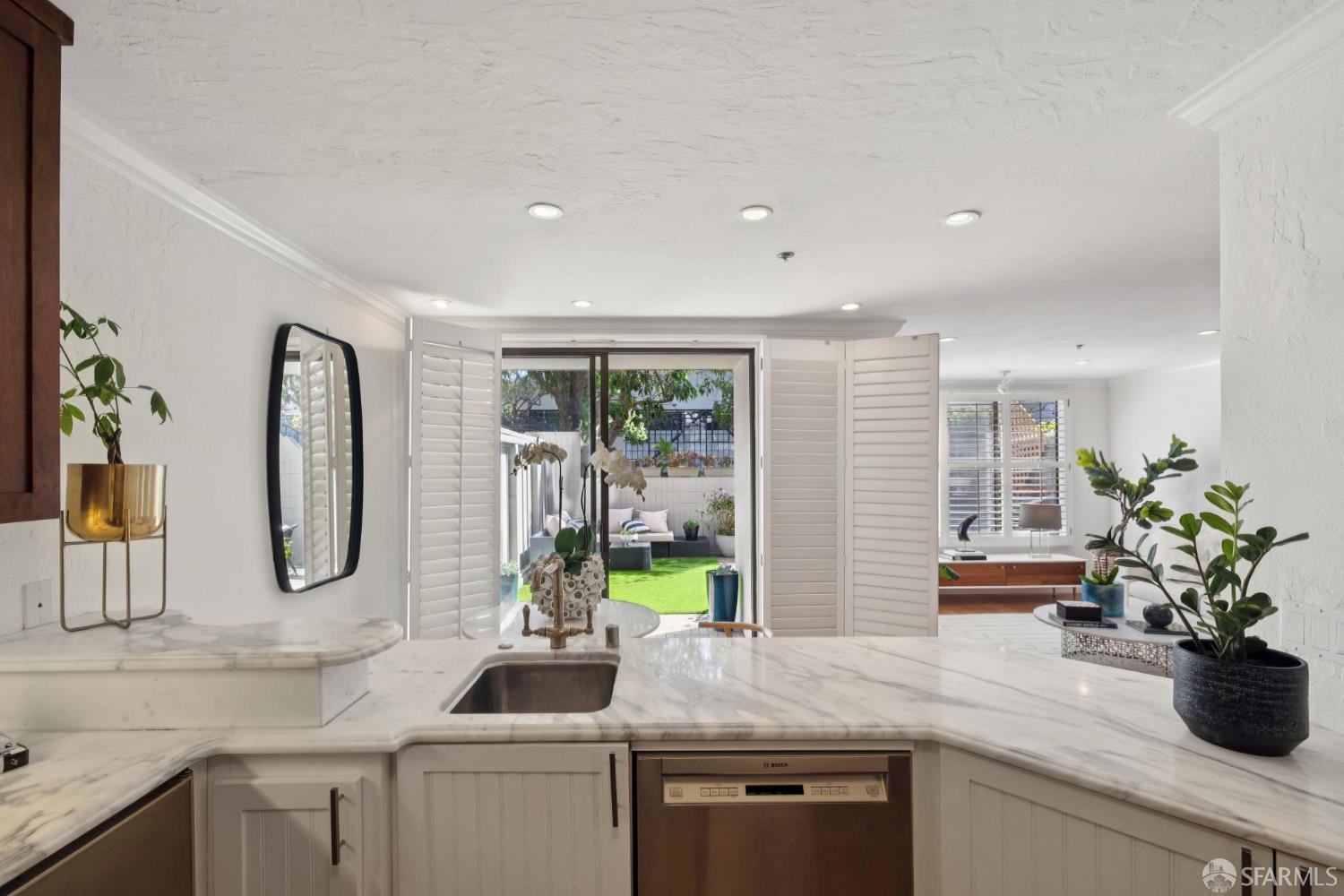 Photo #11: 425069108 Listing: Photo #11