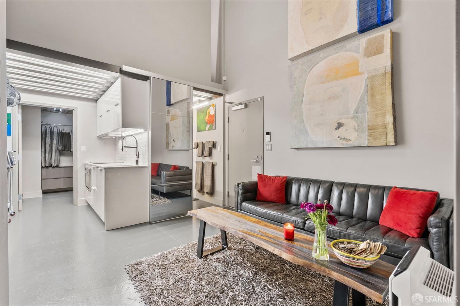 Photo #3: 425070825 Listing 