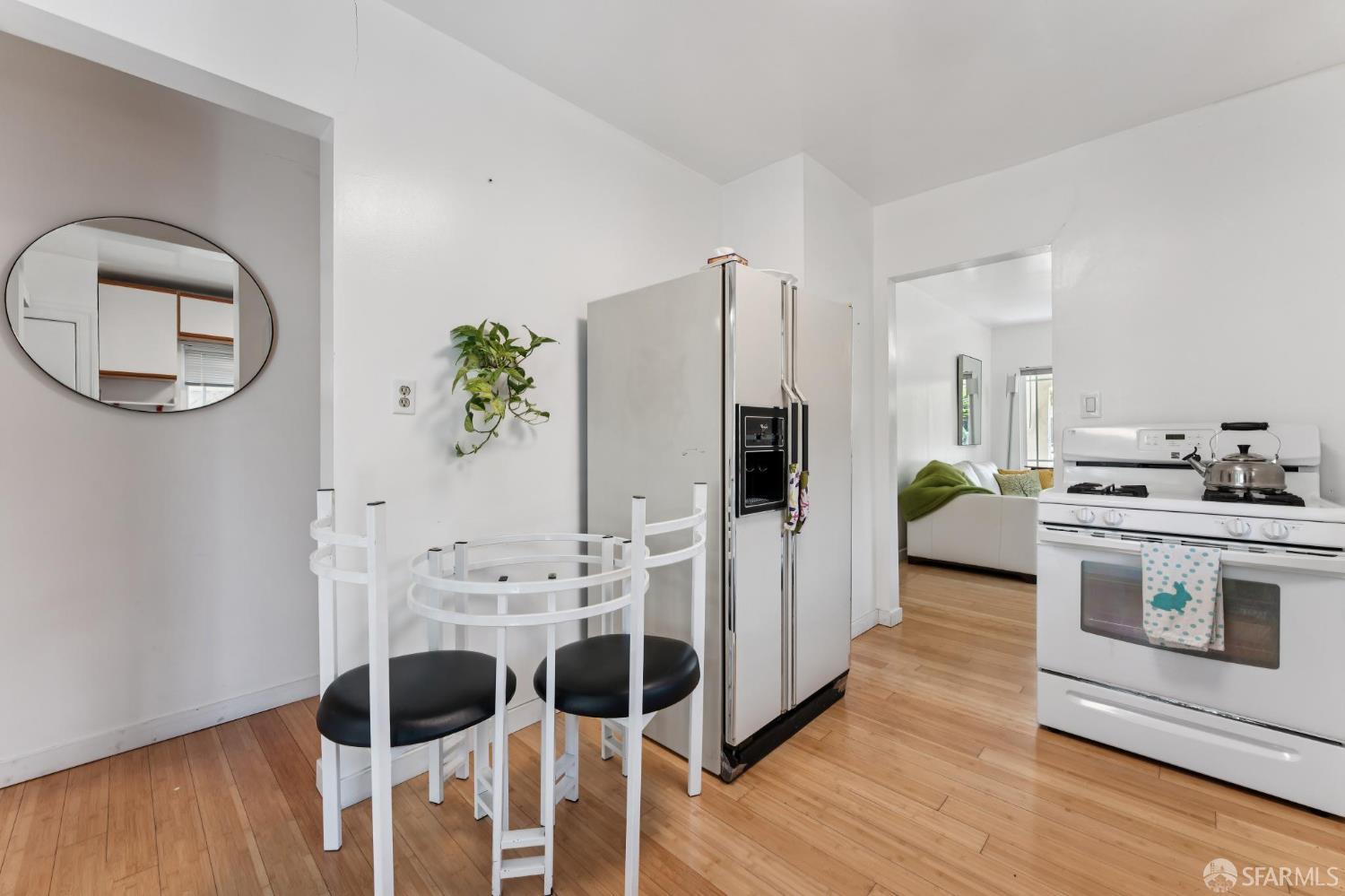 Detail Gallery Image 9 of 24 For 1109 Channing Way, Berkeley,  CA 94702 - 2 Beds | 1 Baths