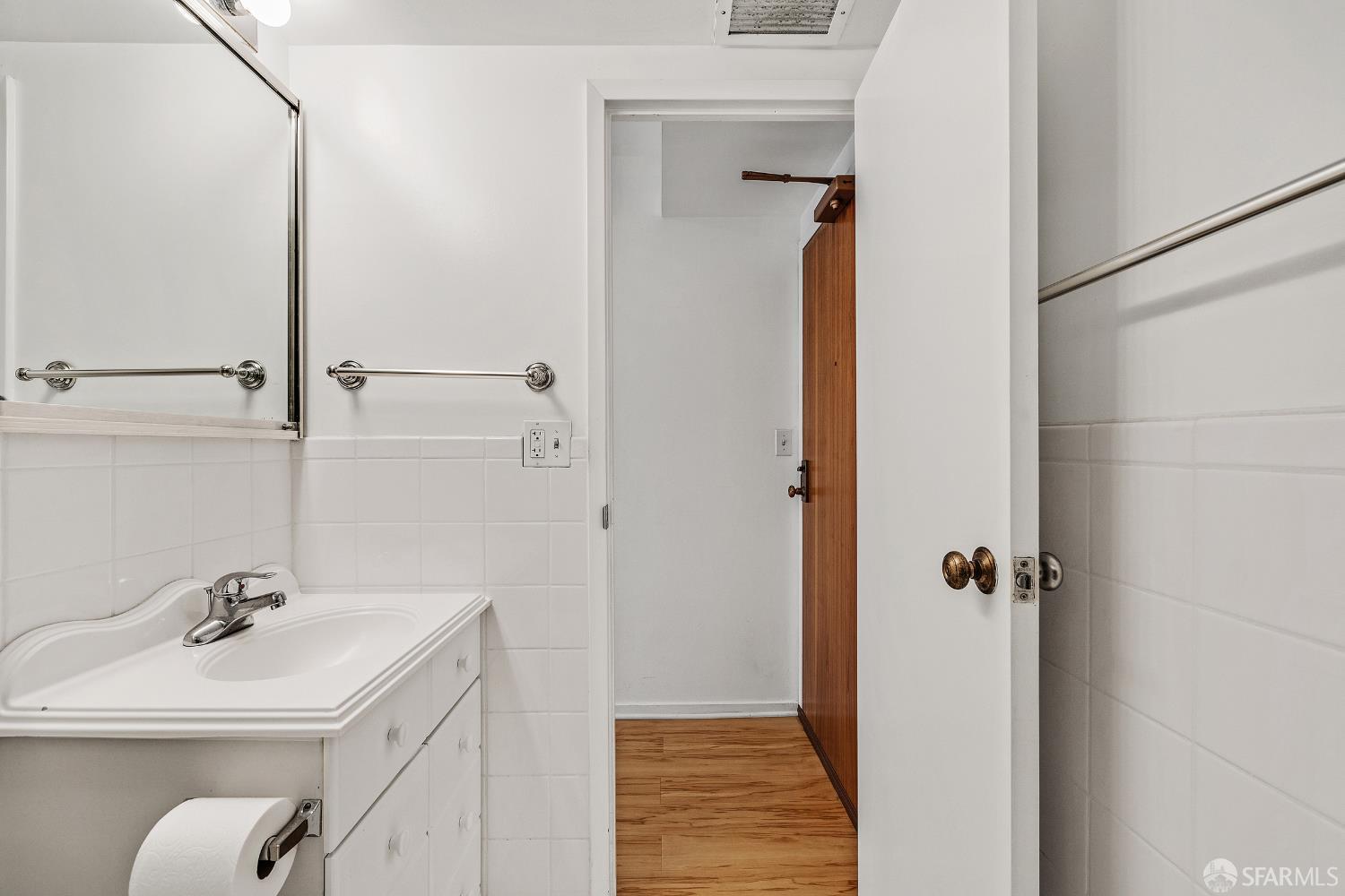 Photo #10: 425068229 Listing: Photo #10