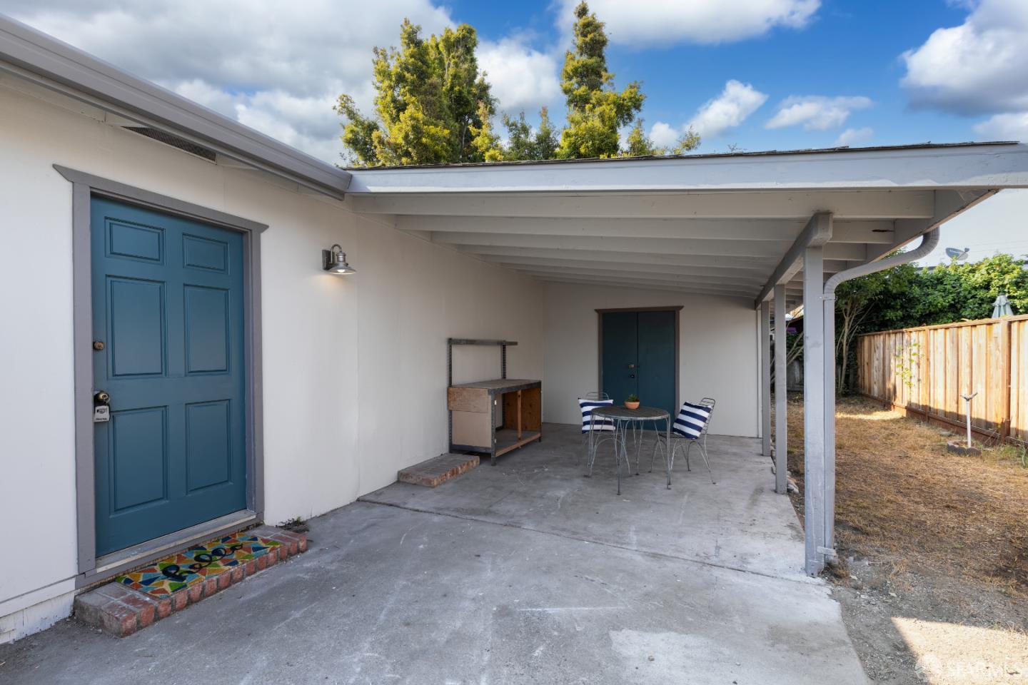 Detail Gallery Image 4 of 21 For 210 Center Ave a,  Aptos,  CA 95003 - 2 Beds | 1 Baths