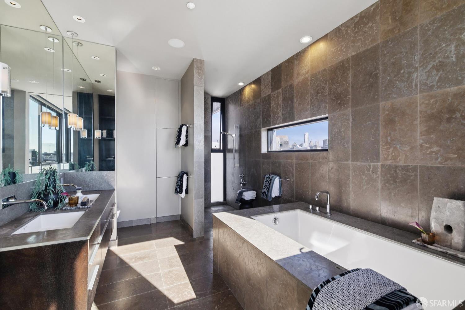 Detail Gallery Image 30 of 58 For 55 Sheridan St, San Francisco,  CA 94103 - 4 Beds | 3/1 Baths