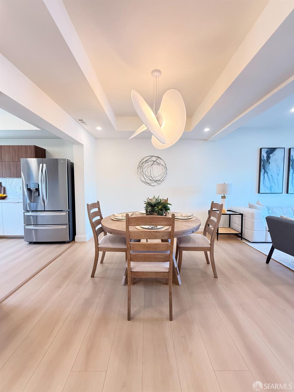 Detail Gallery Image 3 of 34 For 879 Carina Ln, Foster City,  CA 94044 - 3 Beds | 2/1 Baths