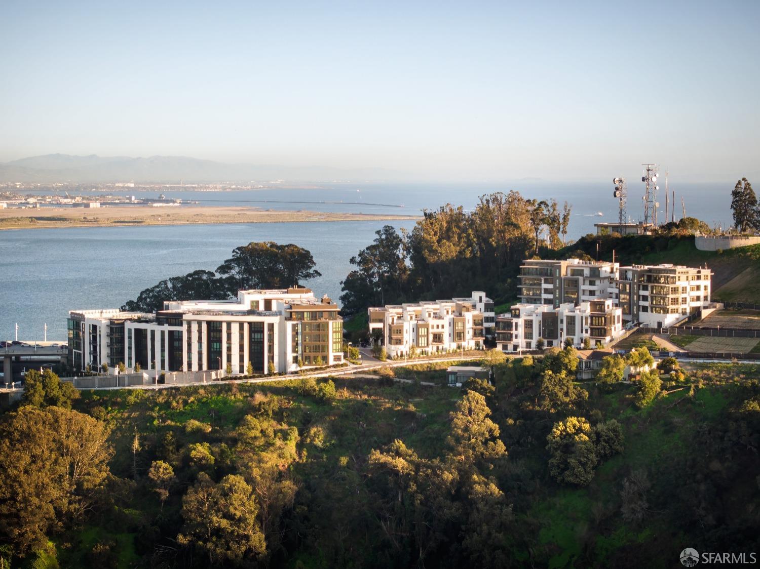 Detail Gallery Image 21 of 50 For 36 Meadow Dr #202,  San Francisco,  CA 94130 - 3 Beds | 3/1 Baths