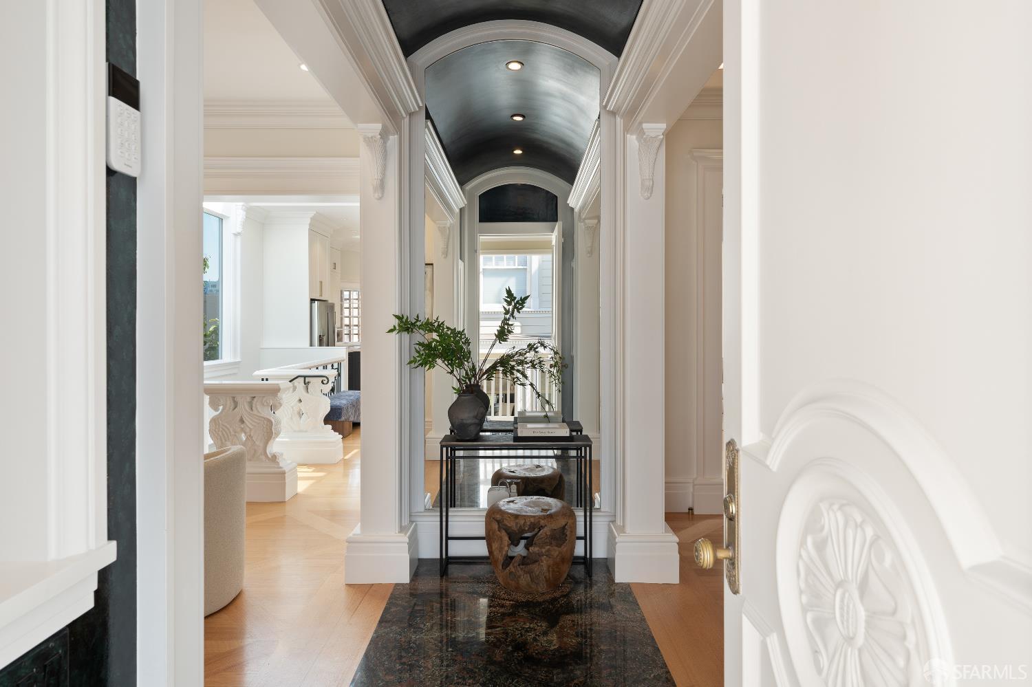 Photo #3: 425048075 Listing 