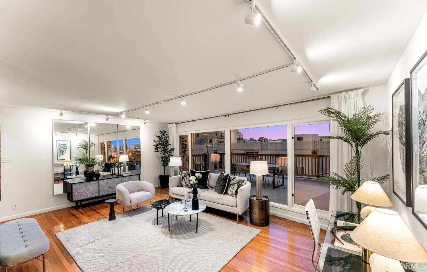 Photo #4: 425064490 Listing 