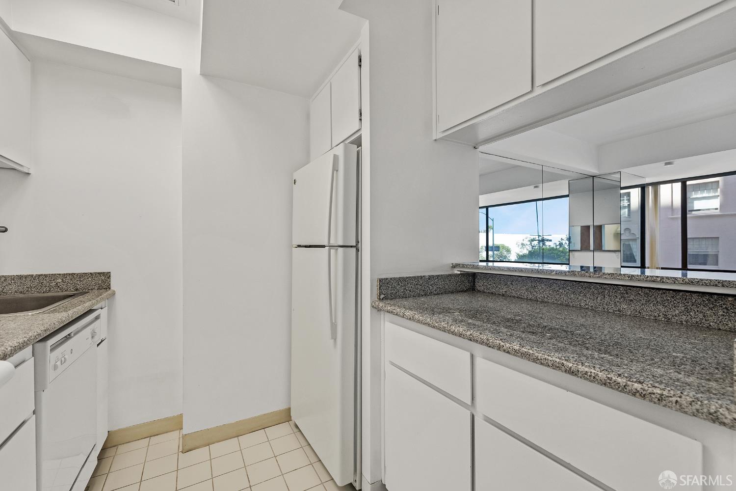 Photo #12: 425068229 Listing: Photo #12
