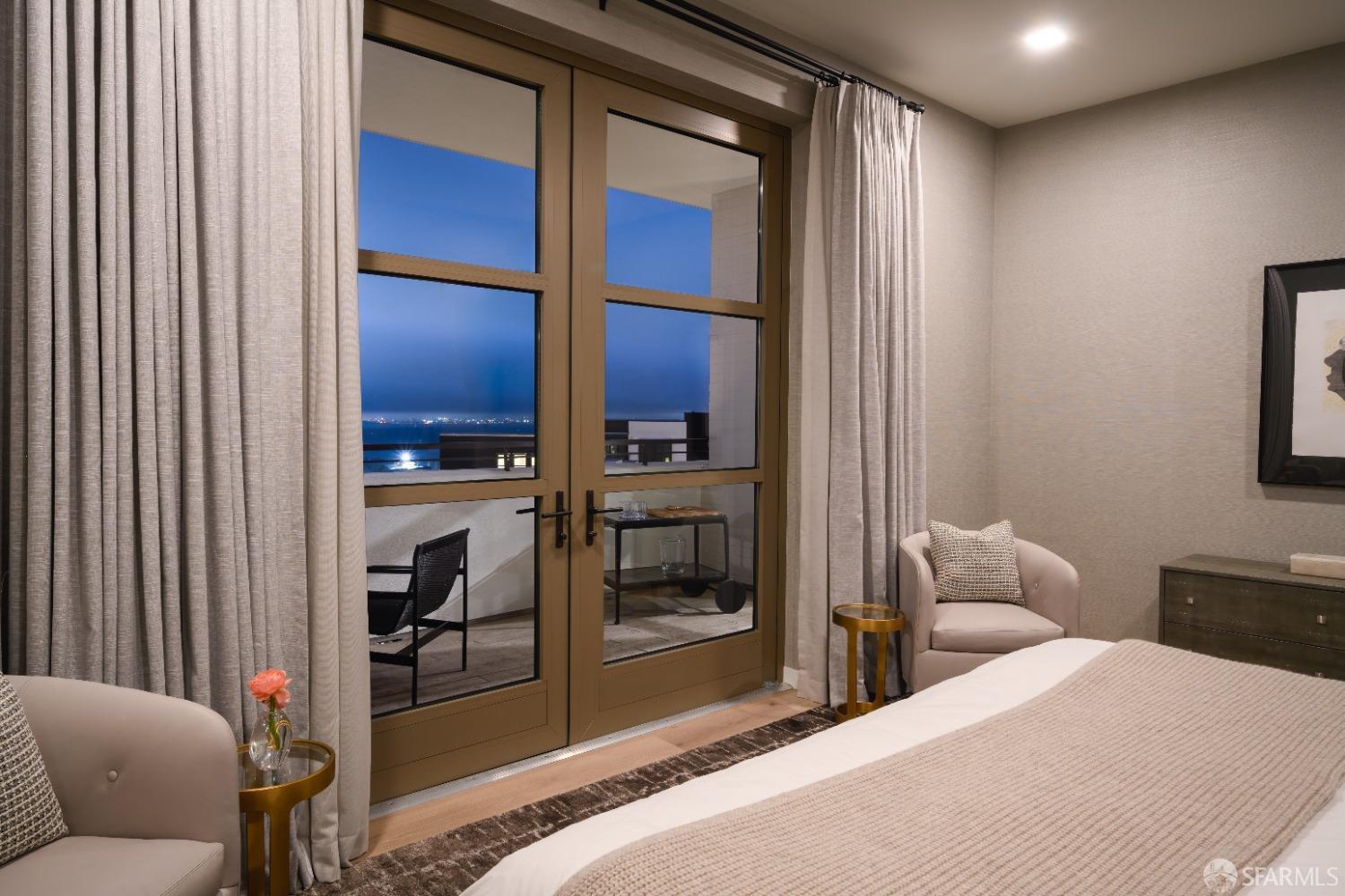 Detail Gallery Image 13 of 50 For 36 Meadow Dr #202,  San Francisco,  CA 94130 - 3 Beds | 3/1 Baths