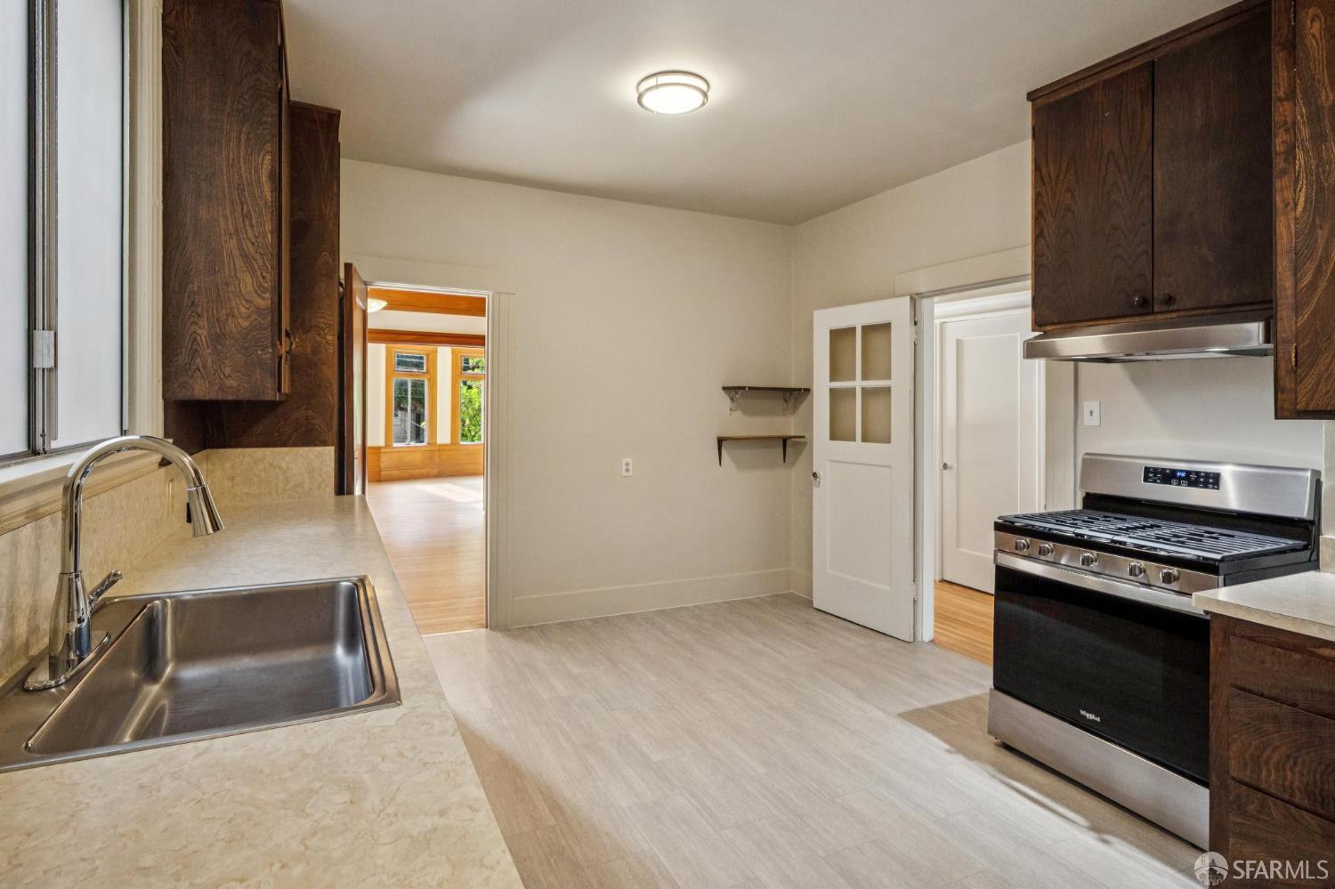 Photo #11: 425071035 Listing: Photo #11
