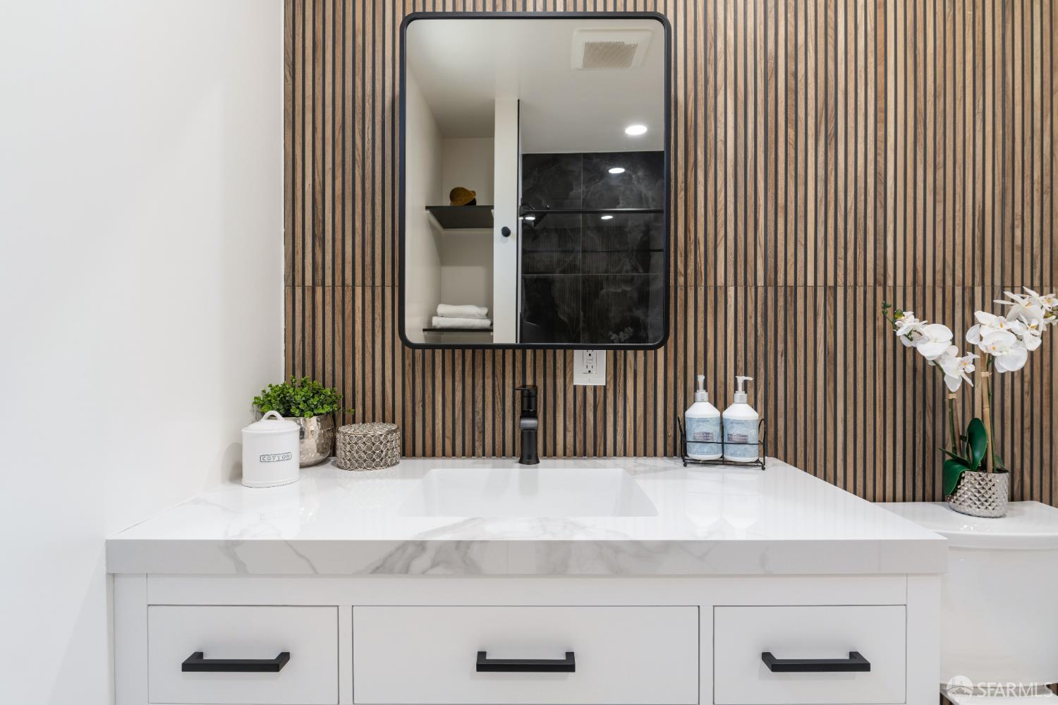 Detail Gallery Image 20 of 25 For 3568 Harper St, Oakland,  CA 94601 - 3 Beds | 2 Baths