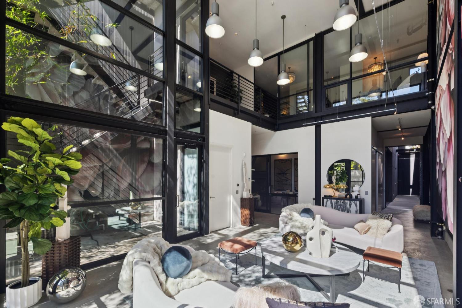 Detail Gallery Image 3 of 58 For 55 Sheridan St, San Francisco,  CA 94103 - 4 Beds | 3/1 Baths