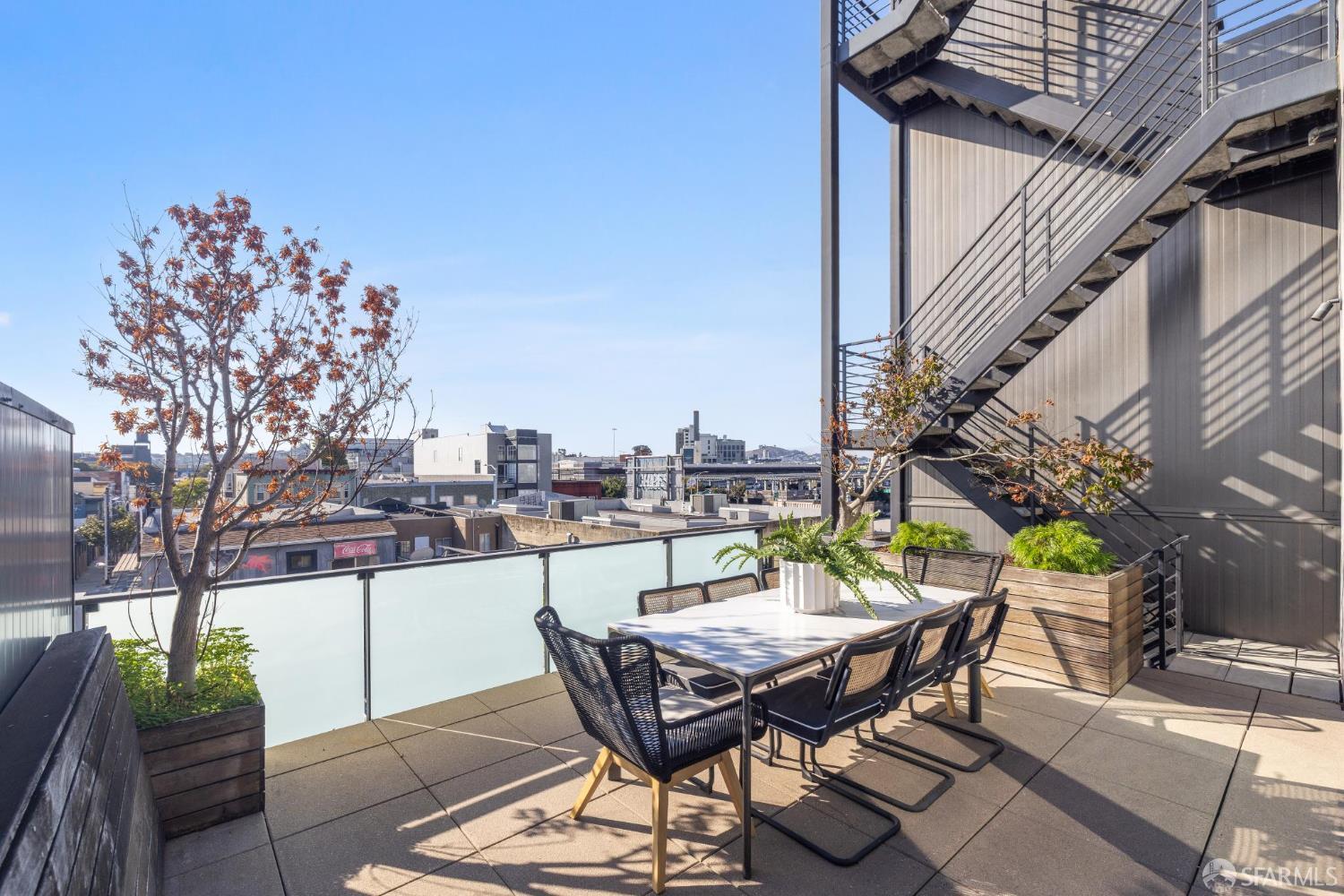 Detail Gallery Image 16 of 58 For 55 Sheridan St, San Francisco,  CA 94103 - 4 Beds | 3/1 Baths