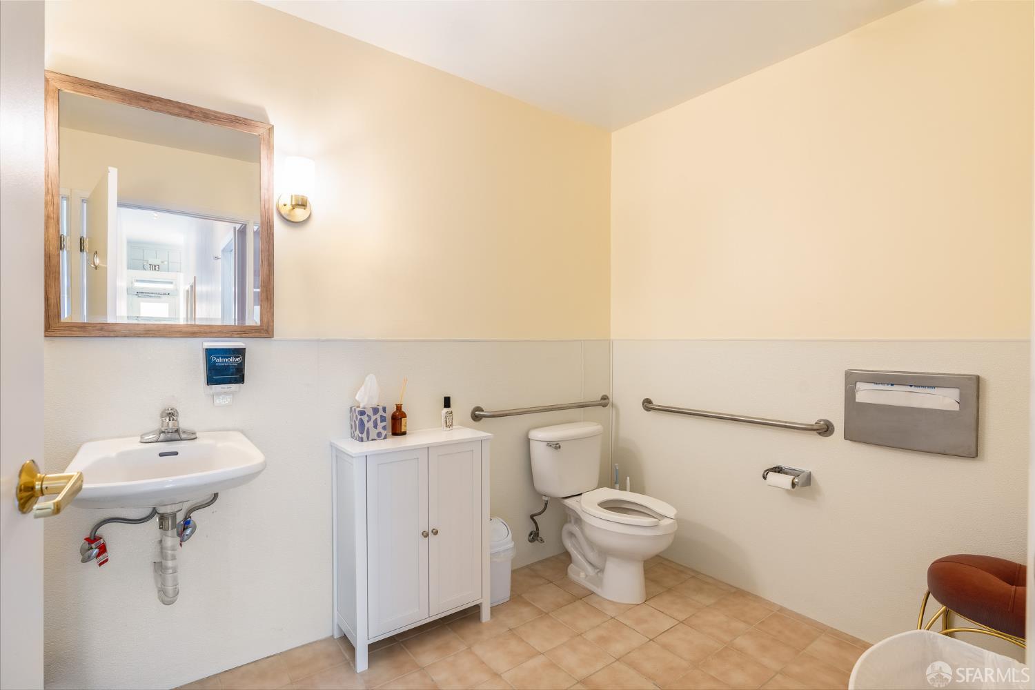 Detail Gallery Image 16 of 18 For 2139 Taraval St, San Francisco,  CA 94116 - 1 Beds | 2 Baths