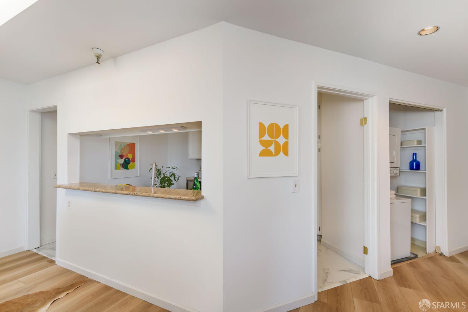 Detail Gallery Image 11 of 28 For 777 Morrell Ave #302,  Burlingame,  CA 94010 - 1 Beds | 1 Baths
