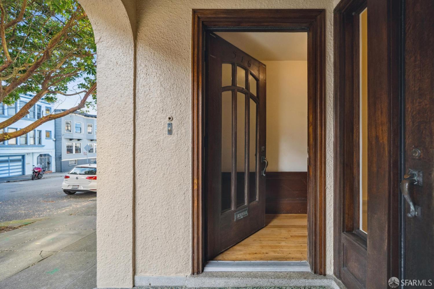 Photo #2: 425071045 Listing 